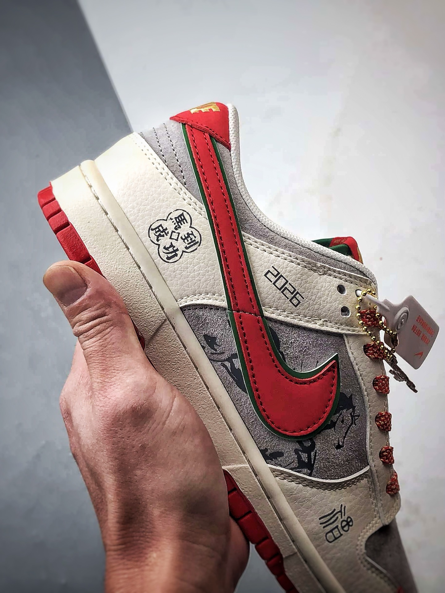 NK Dunk Low Retro ”DIY高端定制” 马到成功米灰红 低帮休闲运动板鞋 QW5288-116-Top High Quatity Cheap Sneakers Fashion Clothing Clothes Bags handbags Shoes of all Brand wholesale With The best Quality And Beautiful Price from China Factory Chinese suppliers wholesaler seller NK Dunk Low Retro ”DIY高端定制” 马到成功米灰红 低帮休闲运动板鞋 QW5288-116