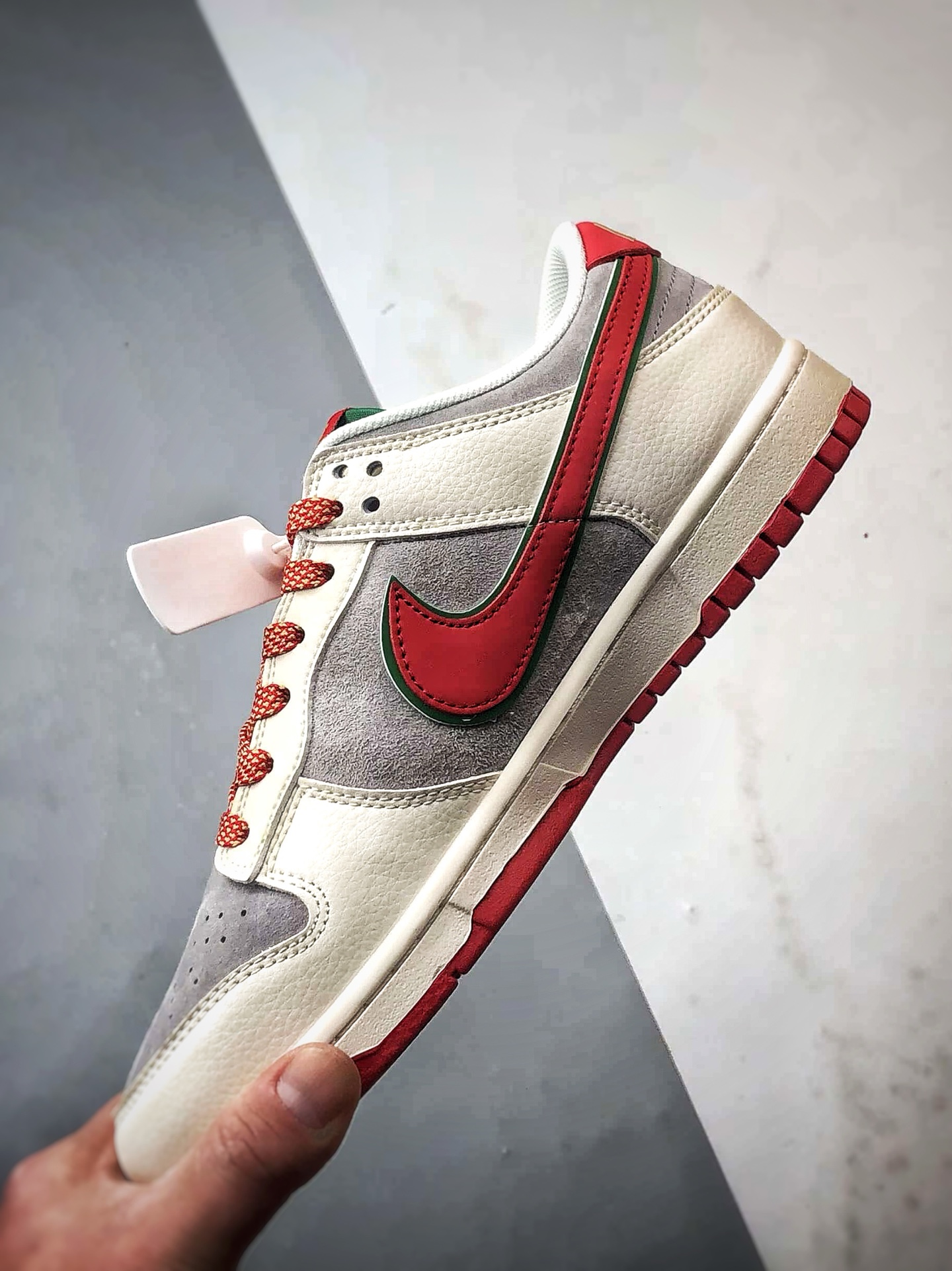 NK Dunk Low Retro ”DIY高端定制” 马到成功米灰红 低帮休闲运动板鞋 QW5288-116-Top High Quatity Cheap Sneakers Fashion Clothing Clothes Bags handbags Shoes of all Brand wholesale With The best Quality And Beautiful Price from China Factory Chinese suppliers wholesaler seller NK Dunk Low Retro ”DIY高端定制” 马到成功米灰红 低帮休闲运动板鞋 QW5288-116