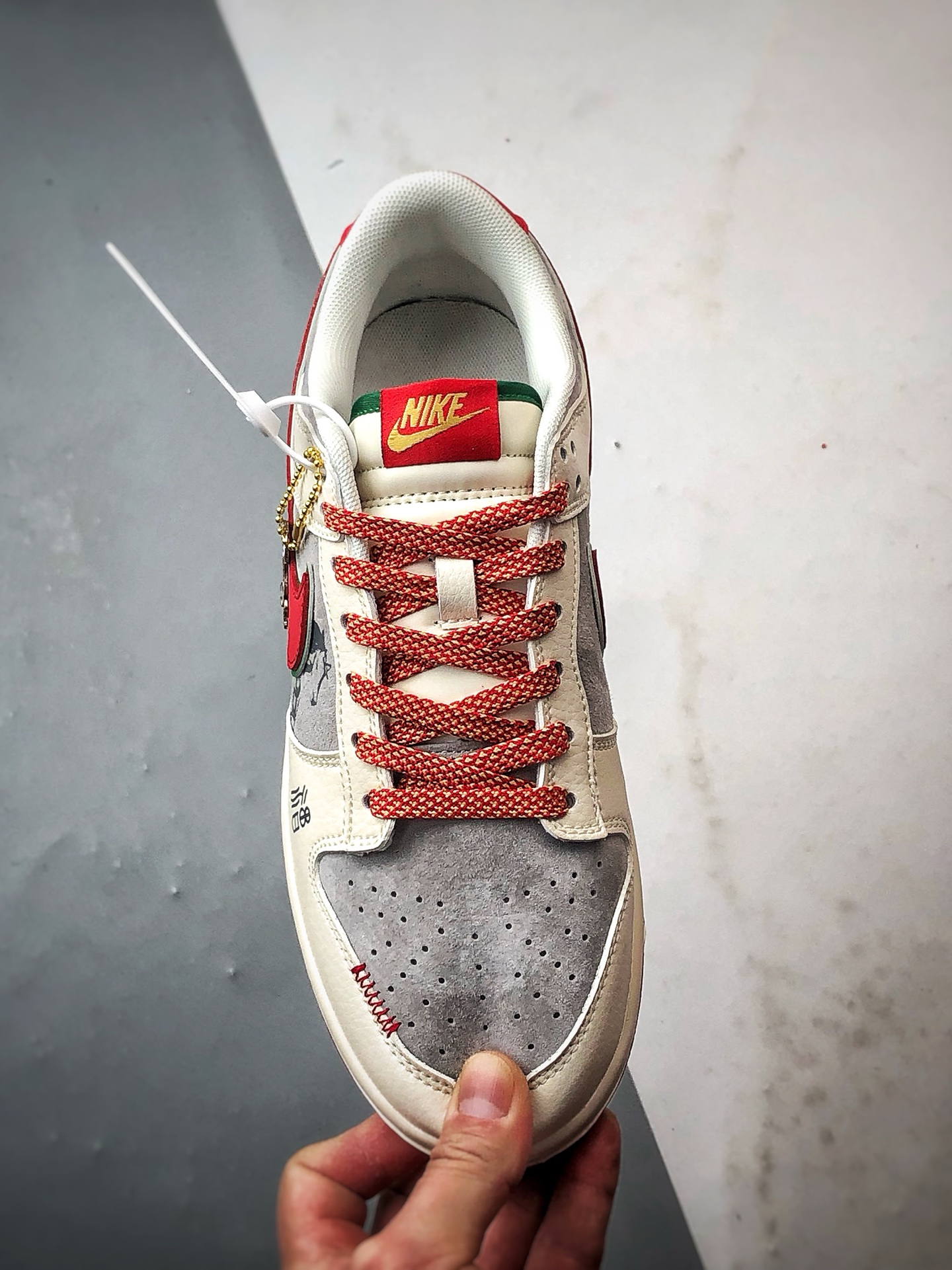 NK Dunk Low Retro ”DIY高端定制” 马到成功米灰红 低帮休闲运动板鞋 QW5288-116-Top High Quatity Cheap Sneakers Fashion Clothing Clothes Bags handbags Shoes of all Brand wholesale With The best Quality And Beautiful Price from China Factory Chinese suppliers wholesaler seller NK Dunk Low Retro ”DIY高端定制” 马到成功米灰红 低帮休闲运动板鞋 QW5288-116