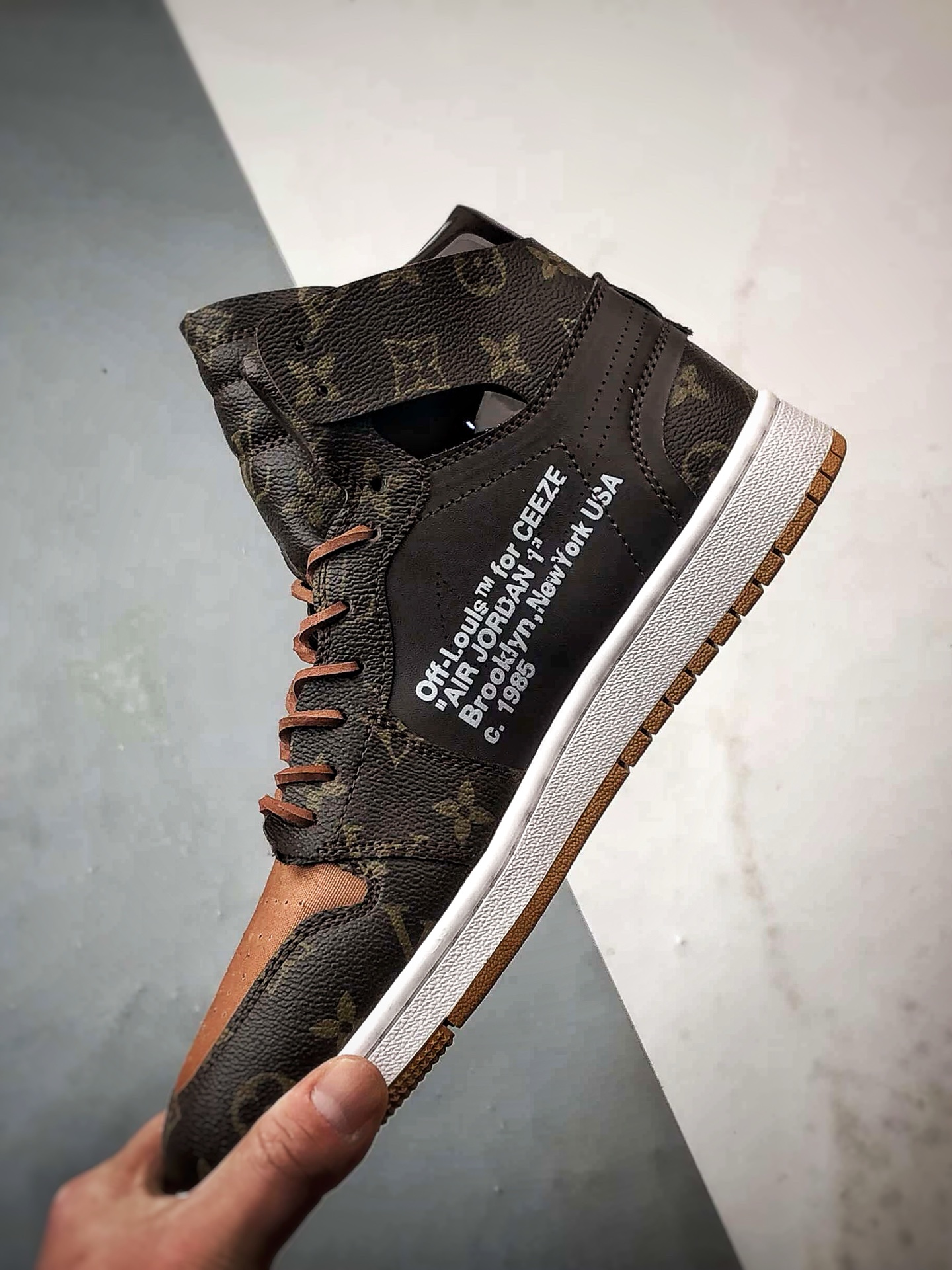 1v x Air Jordan 1 High 棕色 联名款高帮复古篮球鞋-Top High Quatity Cheap Sneakers Fashion Clothing Clothes Bags handbags Shoes of all Brand wholesale With The best Quality And Beautiful Price from China Factory Chinese suppliers wholesaler seller 1v x Air Jordan 1 High 棕色 联名款高帮复古篮球鞋
