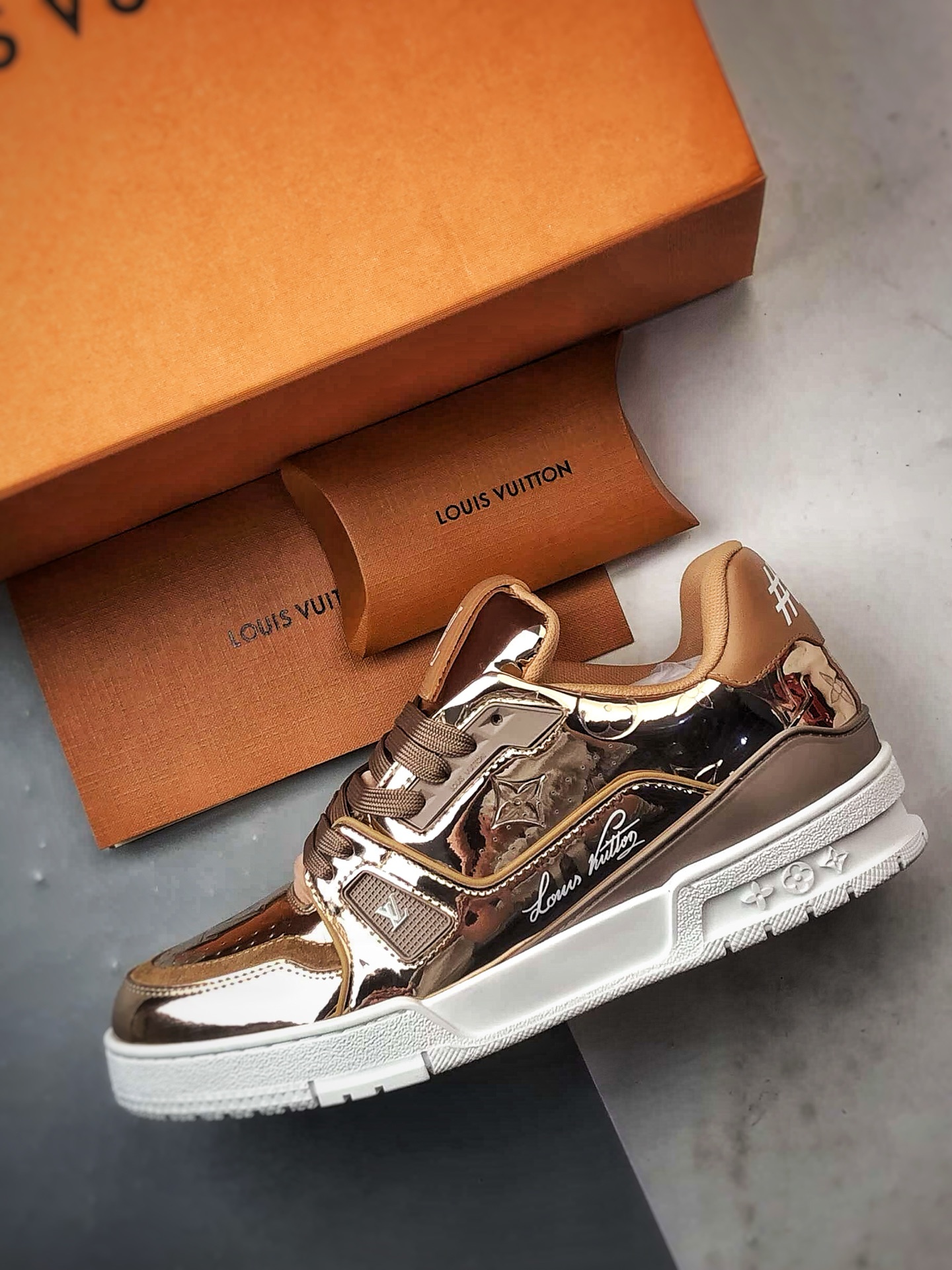 620 驴牌 Trainer 系列板鞋 金属玫瑰金 小红书种草推荐-Chinese UA Cheap High Quatity Brand Clothes Bags handbags Sneakers wholesale wholesaler seller from China Factory suppliers Fashion Clothing Shoes best Quality Beautiful Price 620 驴牌 Trainer 系列板鞋 金属玫瑰金 小红书种草推荐