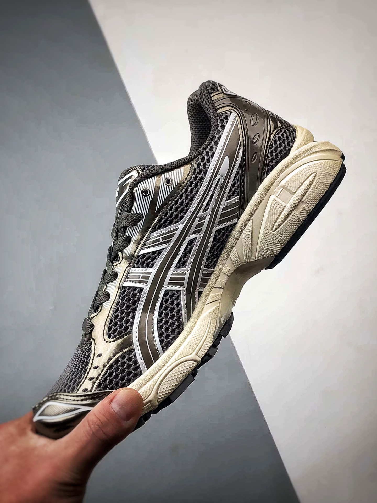 190 KITH x Asics Gel-Kayano 14 暗金黑 亚瑟士14代气垫百搭休闲运动慢跑鞋 1203A993-020