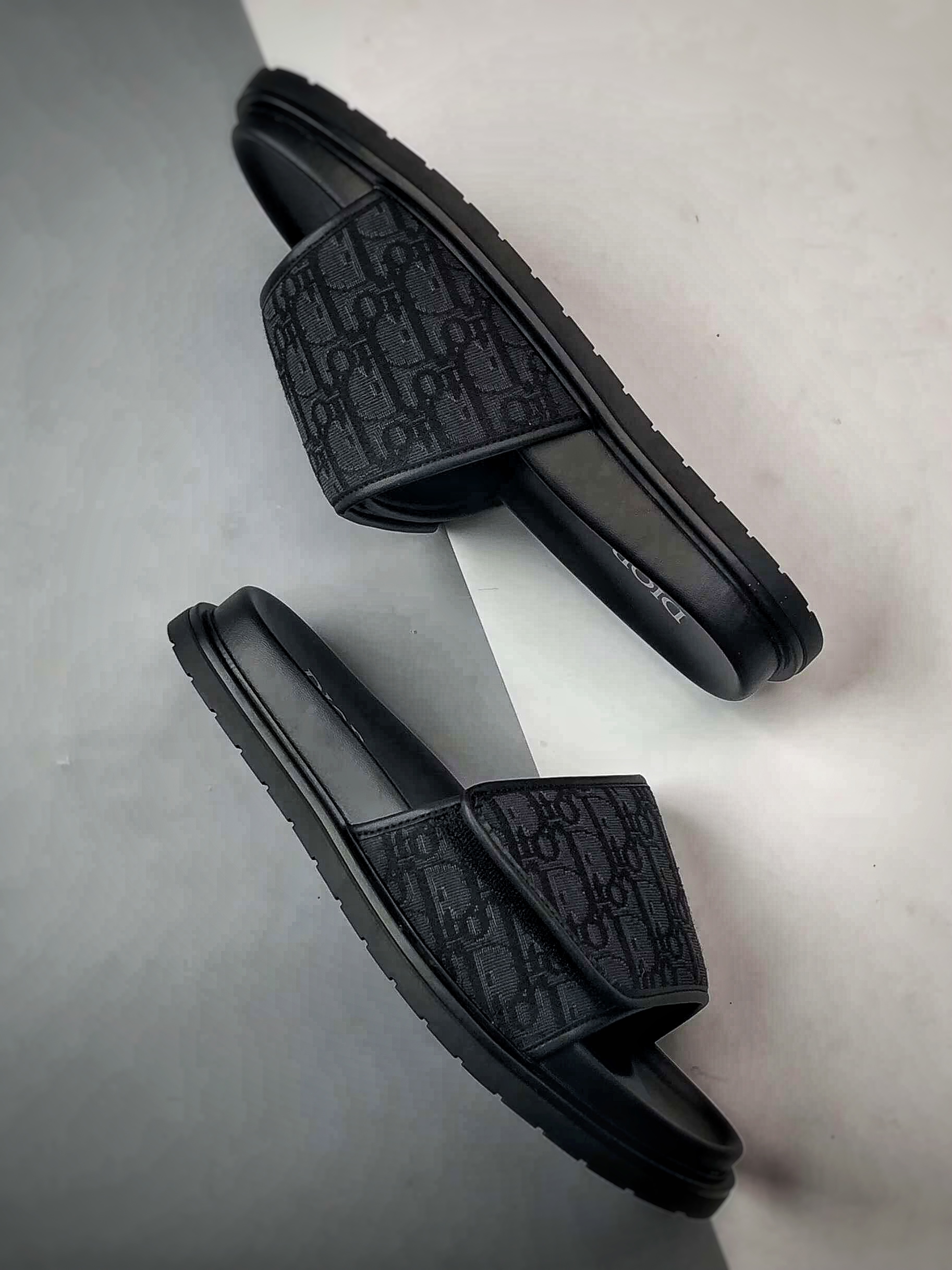 240 Dior迪奥 Alias系列 黑色 2026新品 圆头刺绣魔术贴拖鞋
