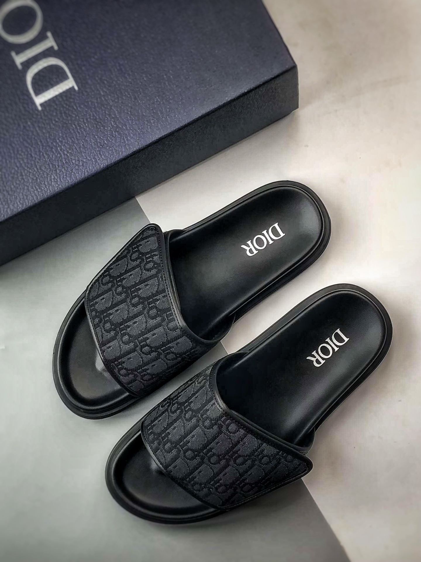 240 Dior迪奥 Alias系列 黑色 2026新品 圆头刺绣魔术贴拖鞋
