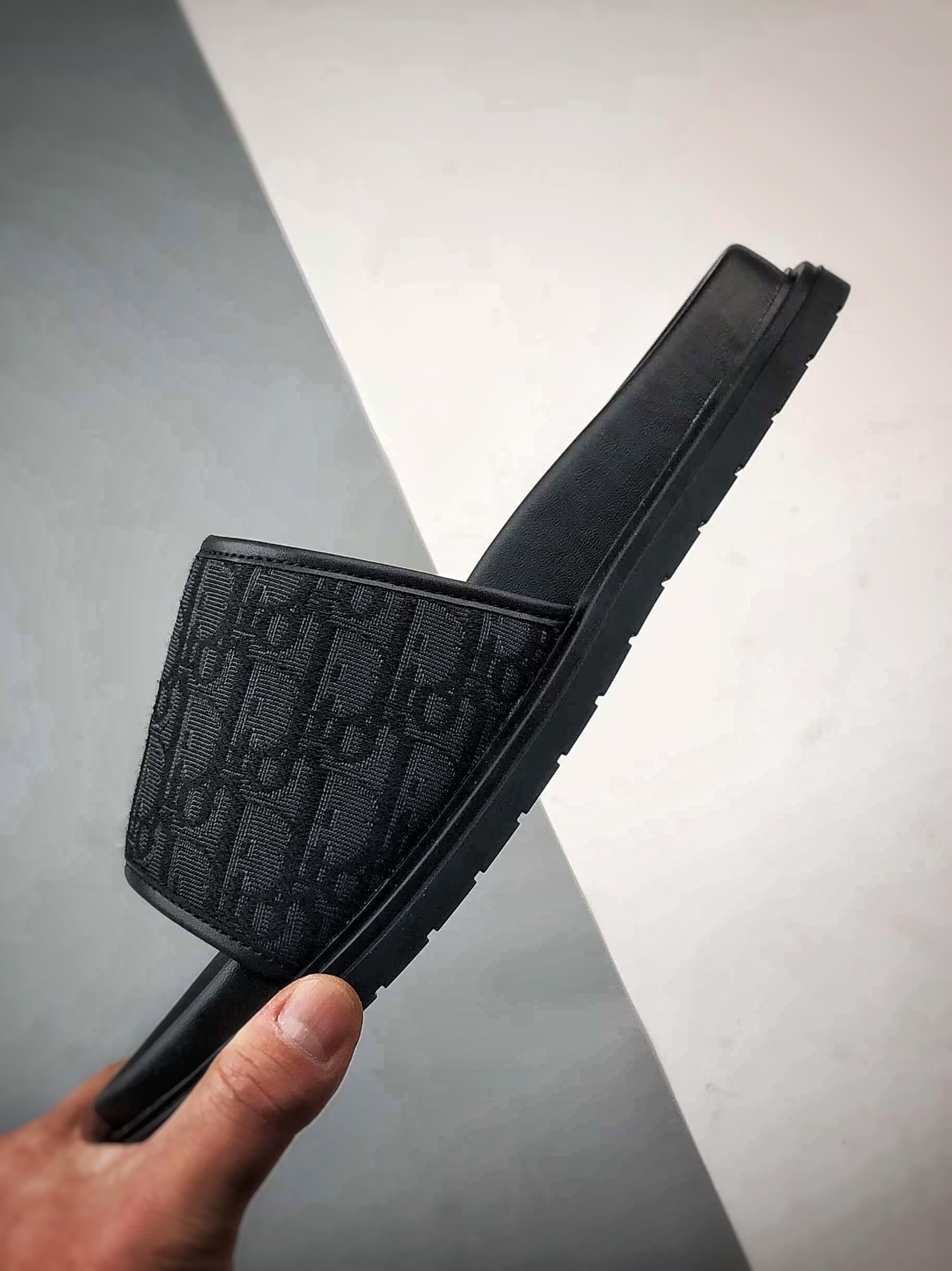 240 Dior迪奥 Alias系列 黑色 2026新品 圆头刺绣魔术贴拖鞋
