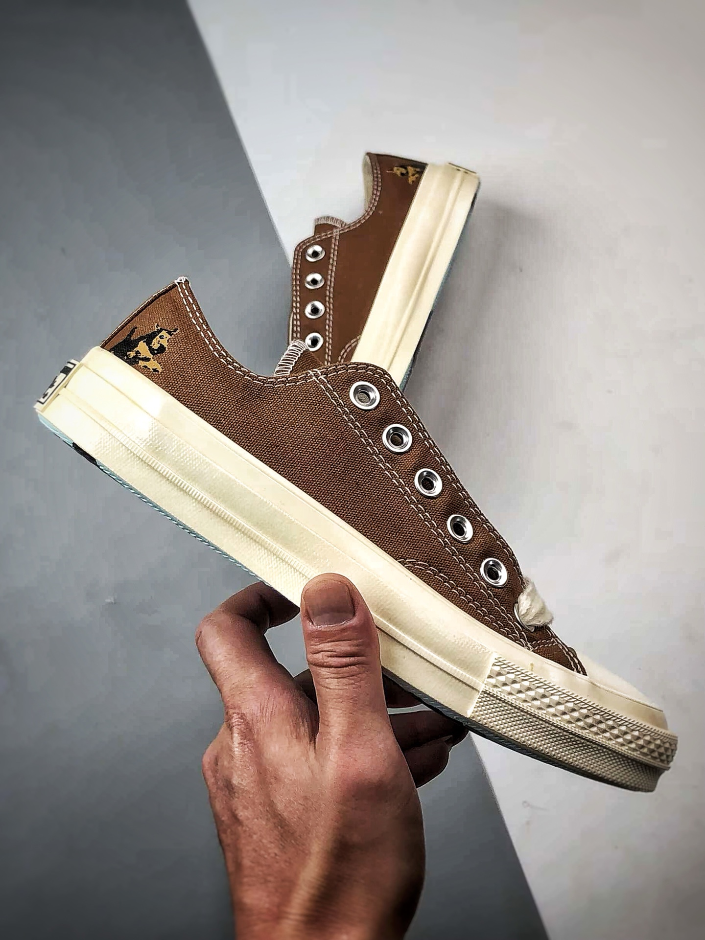GOLF le FLEUR* x Converse Darryl Chuck 70 棕色 联名款柔软舒适薄底低帮休闲板鞋 A11675C-Top High Quatity Cheap Sneakers Fashion Clothing Clothes Bags handbags Shoes of all Brand wholesale With The best Quality And Beautiful Price from China Factory Chinese suppliers wholesaler seller GOLF le FLEUR* x Converse Darryl Chuck 70 棕色 联名款柔软舒适薄底低帮休闲板鞋 A11675C