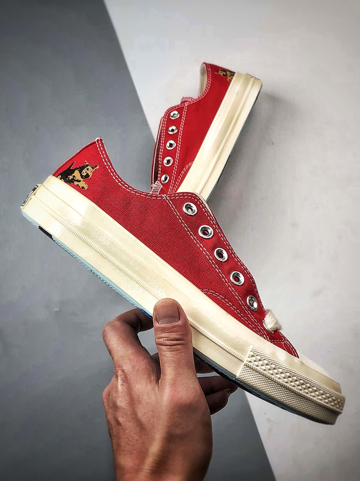 GOLF le FLEUR* x Converse Darryl Chuck 70 红色 联名款柔软舒适薄底低帮休闲板鞋 A12145C-Top High Quatity Cheap Sneakers Fashion Clothing Clothes Bags handbags Shoes of all Brand wholesale With The best Quality And Beautiful Price from China Factory Chinese suppliers wholesaler seller GOLF le FLEUR* x Converse Darryl Chuck 70 红色 联名款柔软舒适薄底低帮休闲板鞋 A12145C