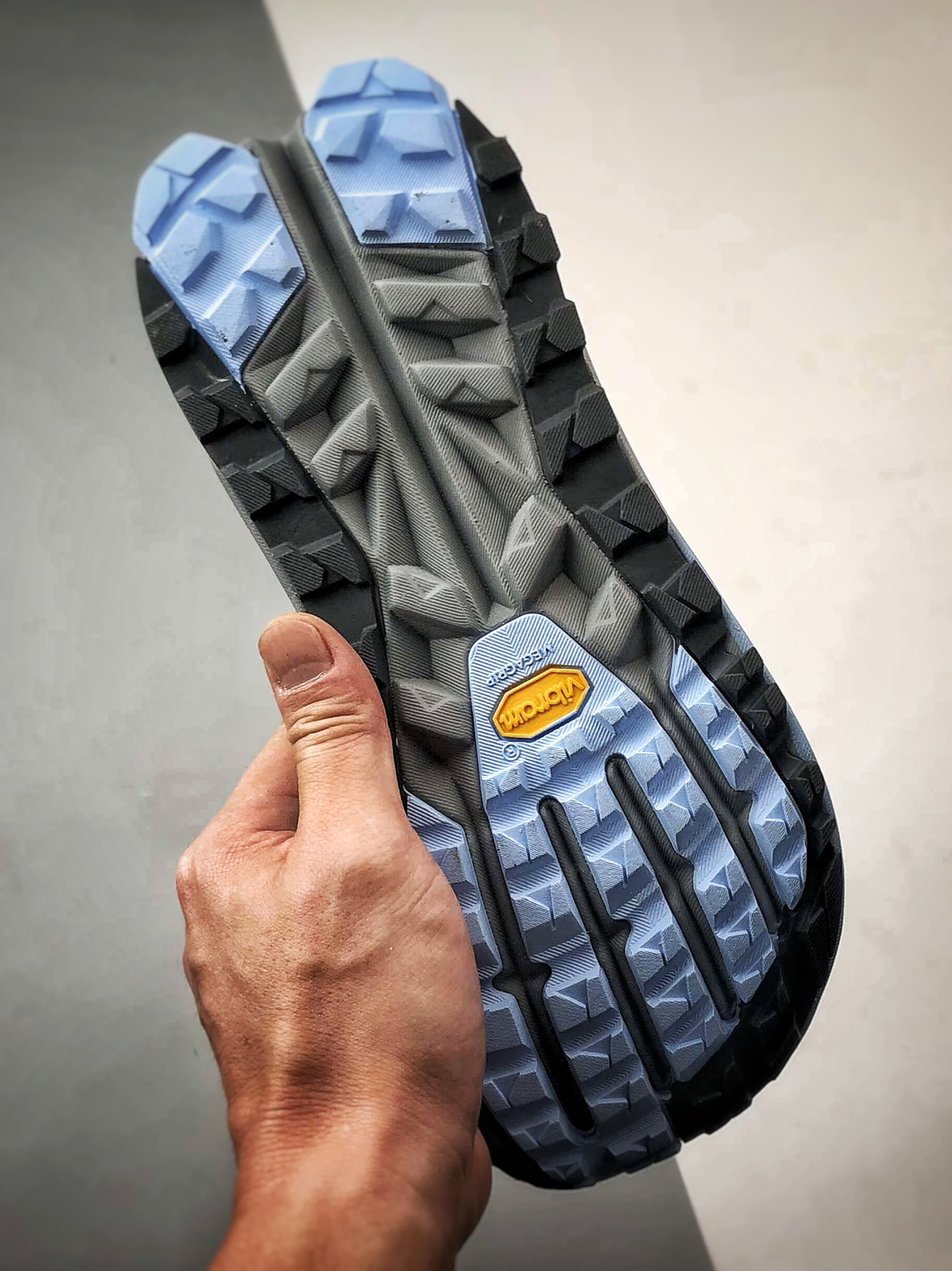 230 Altra Olympus 6 黑蓝色 户外时尚舒适缓震越野跑步鞋-Chinese UA Cheap High Quatity Brand Clothes Bags handbags Sneakers wholesale wholesaler seller from China Factory suppliers Fashion Clothing Shoes best Quality Beautiful Price 230 Altra Olympus 6 黑蓝色 户外时尚舒适缓震越野跑步鞋