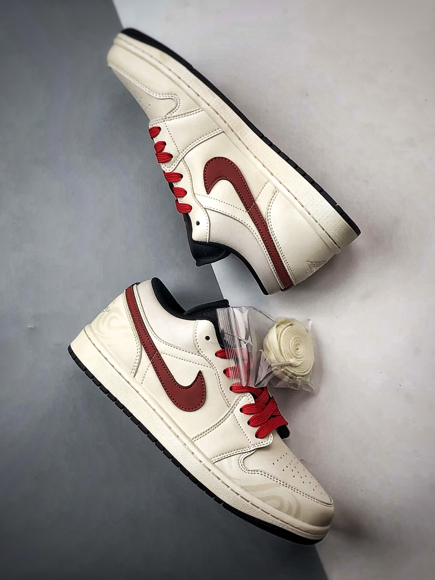 200 定制球鞋 Air Jordan 1 Low 墨印朱鞍 马年米白红 553558-081-Chinese UA Cheap High Quatity Brand Clothes Bags handbags Sneakers wholesale wholesaler seller from China Factory suppliers Fashion Clothing Shoes best Quality Beautiful Price 200 定制球鞋 Air Jordan 1 Low 墨印朱鞍 马年米白红 553558-081