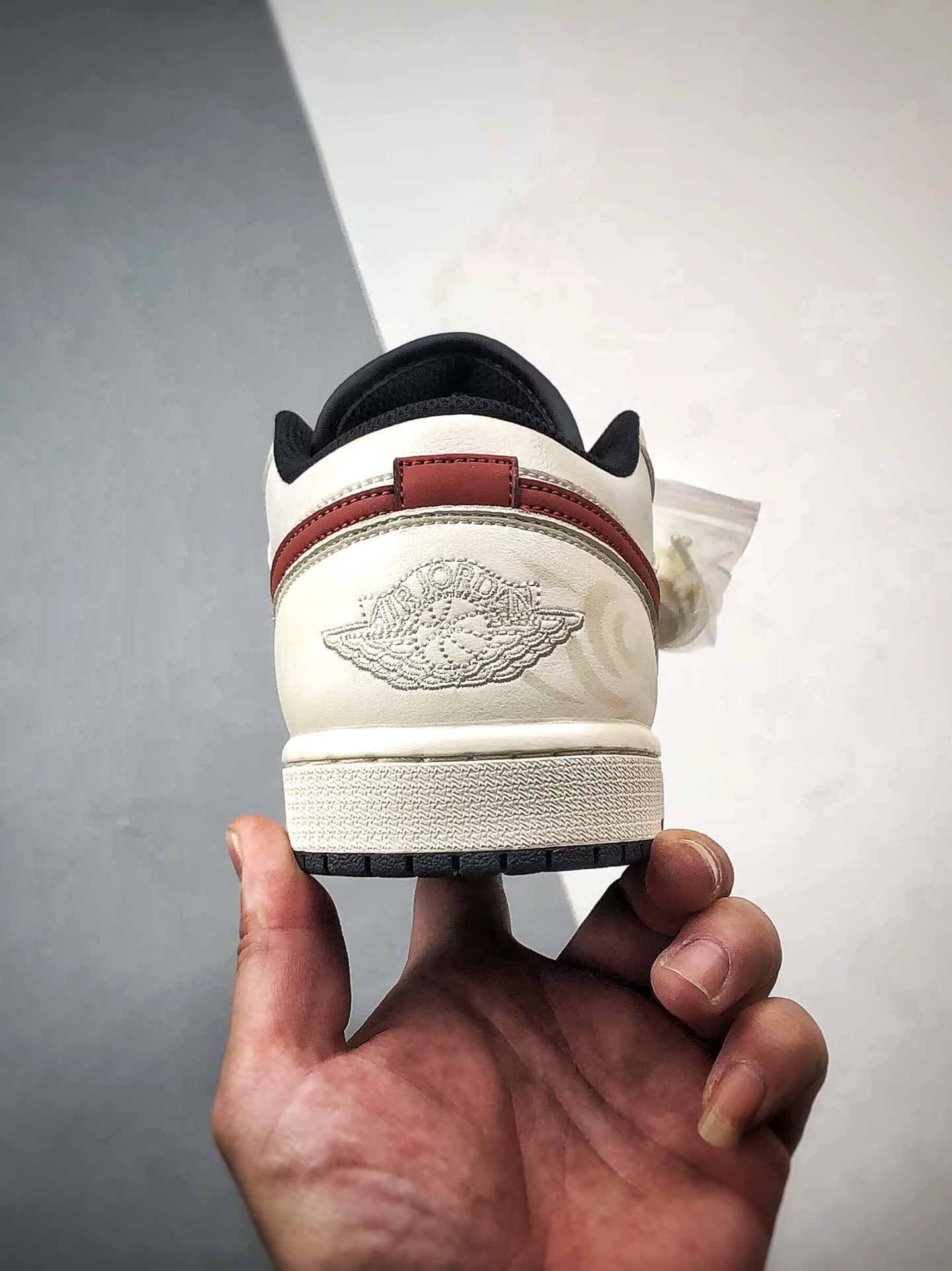 200 定制球鞋 Air Jordan 1 Low 墨印朱鞍 马年米白红 553558-081-Chinese UA Cheap High Quatity Brand Clothes Bags handbags Sneakers wholesale wholesaler seller from China Factory suppliers Fashion Clothing Shoes best Quality Beautiful Price 200 定制球鞋 Air Jordan 1 Low 墨印朱鞍 马年米白红 553558-081