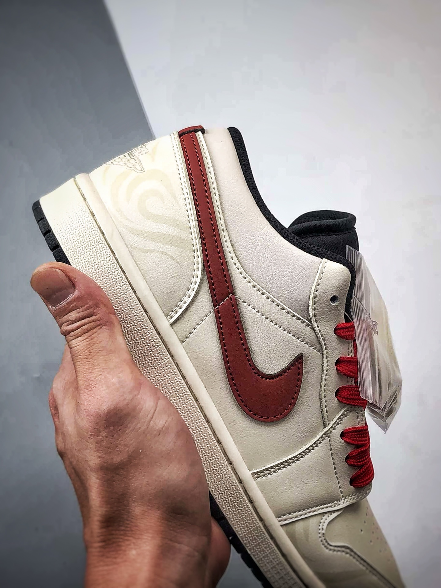 200 定制球鞋 Air Jordan 1 Low 墨印朱鞍 马年米白红 553558-081-Chinese UA Cheap High Quatity Brand Clothes Bags handbags Sneakers wholesale wholesaler seller from China Factory suppliers Fashion Clothing Shoes best Quality Beautiful Price 200 定制球鞋 Air Jordan 1 Low 墨印朱鞍 马年米白红 553558-081