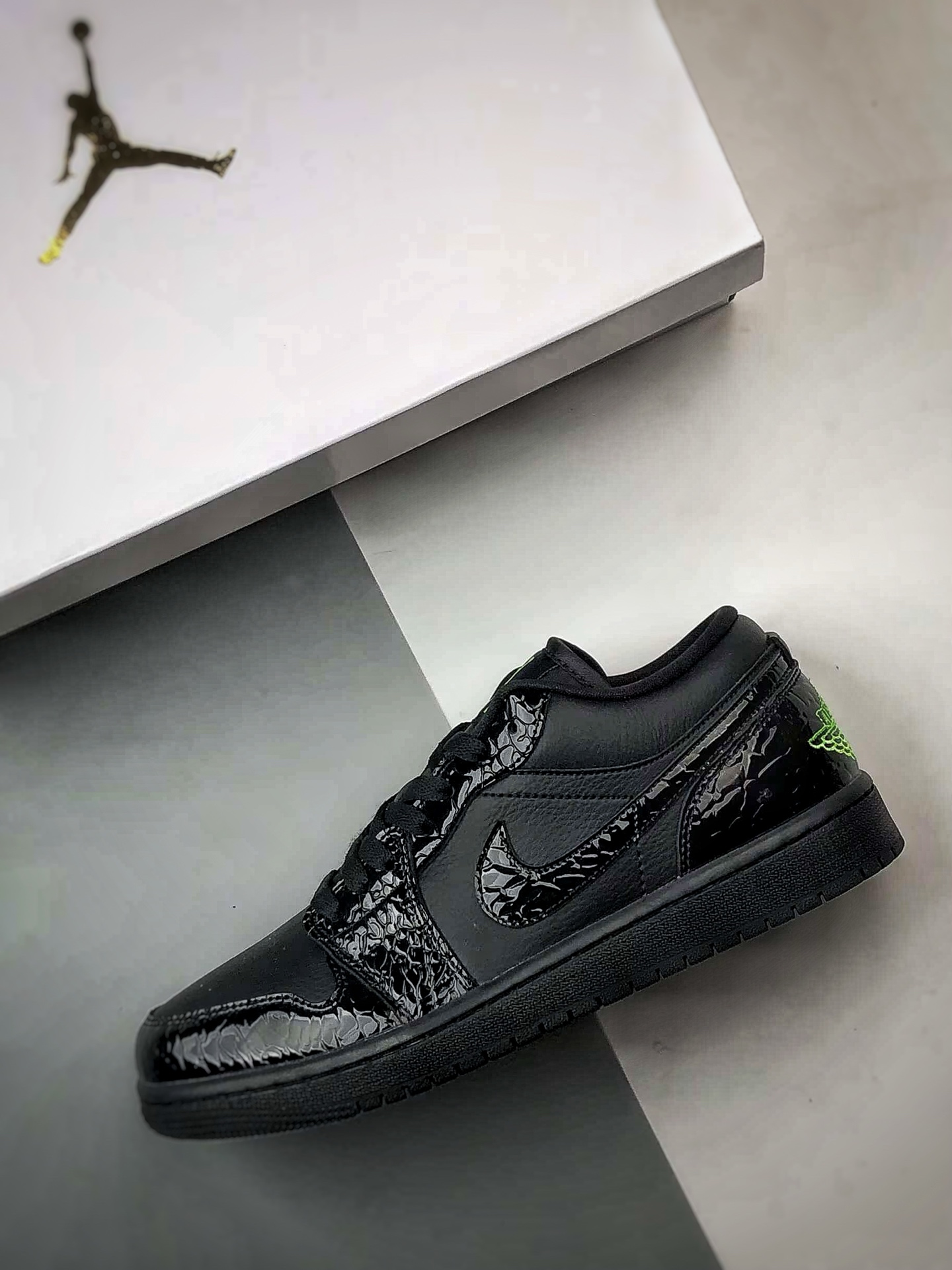 Air Jordan 1 Low 漆皮黑武士 IQ9701-010-Top High Quatity Cheap Sneakers Fashion Clothing Clothes Bags handbags Shoes of all Brand wholesale With The best Quality And Beautiful Price from China Factory Chinese suppliers wholesaler seller Air Jordan 1 Low 漆皮黑武士 IQ9701-010