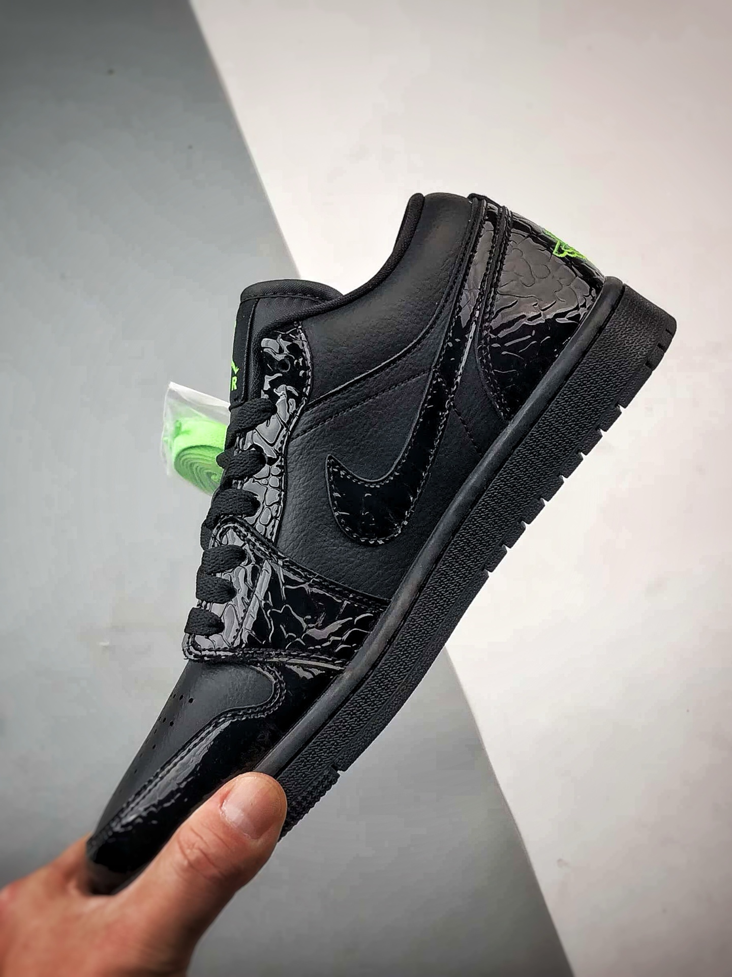 Air Jordan 1 Low 漆皮黑武士 IQ9701-010-Top High Quatity Cheap Sneakers Fashion Clothing Clothes Bags handbags Shoes of all Brand wholesale With The best Quality And Beautiful Price from China Factory Chinese suppliers wholesaler seller Air Jordan 1 Low 漆皮黑武士 IQ9701-010
