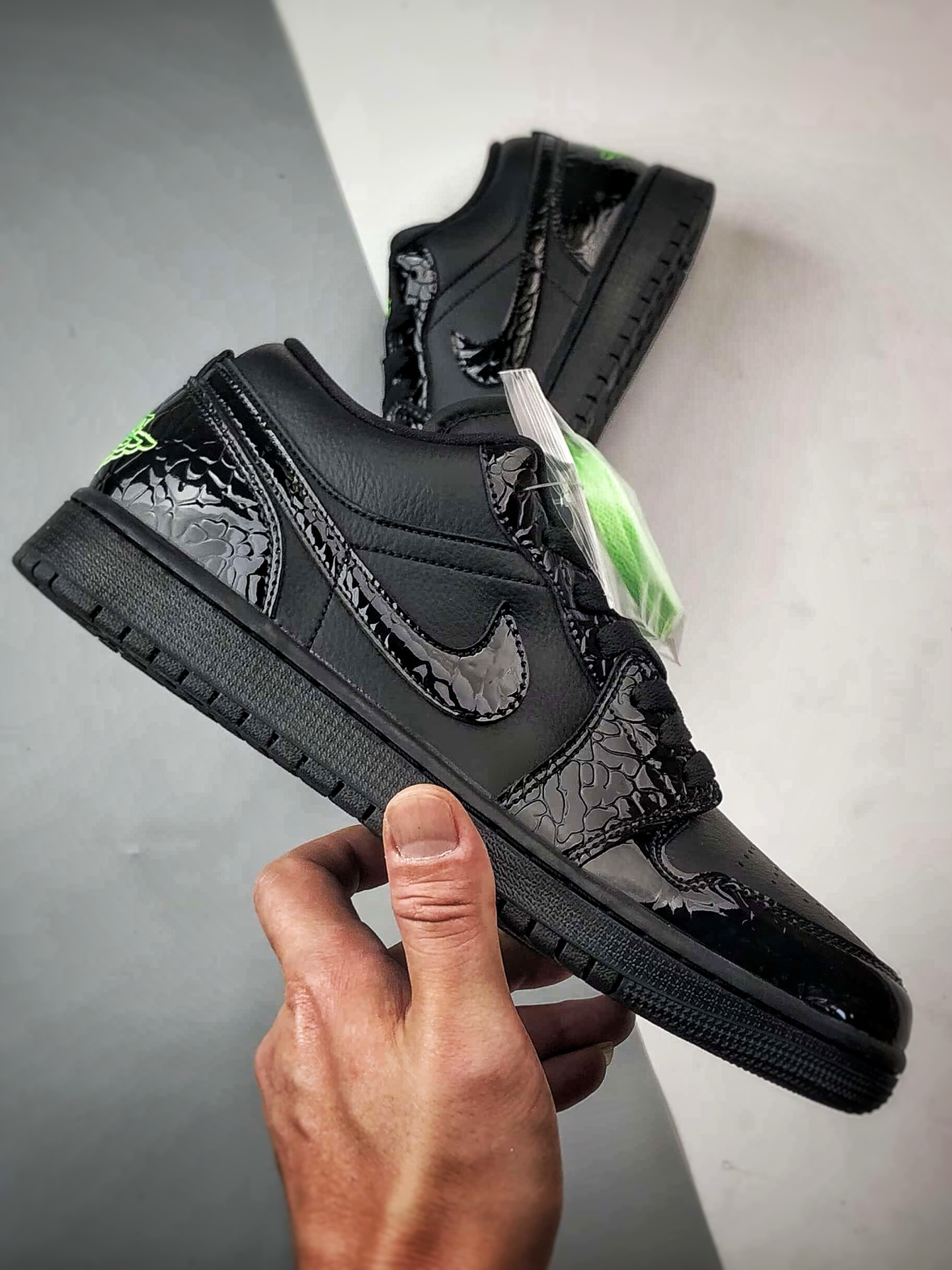 Air Jordan 1 Low 漆皮黑武士 IQ9701-010-Top High Quatity Cheap Sneakers Fashion Clothing Clothes Bags handbags Shoes of all Brand wholesale With The best Quality And Beautiful Price from China Factory Chinese suppliers wholesaler seller Air Jordan 1 Low 漆皮黑武士 IQ9701-010