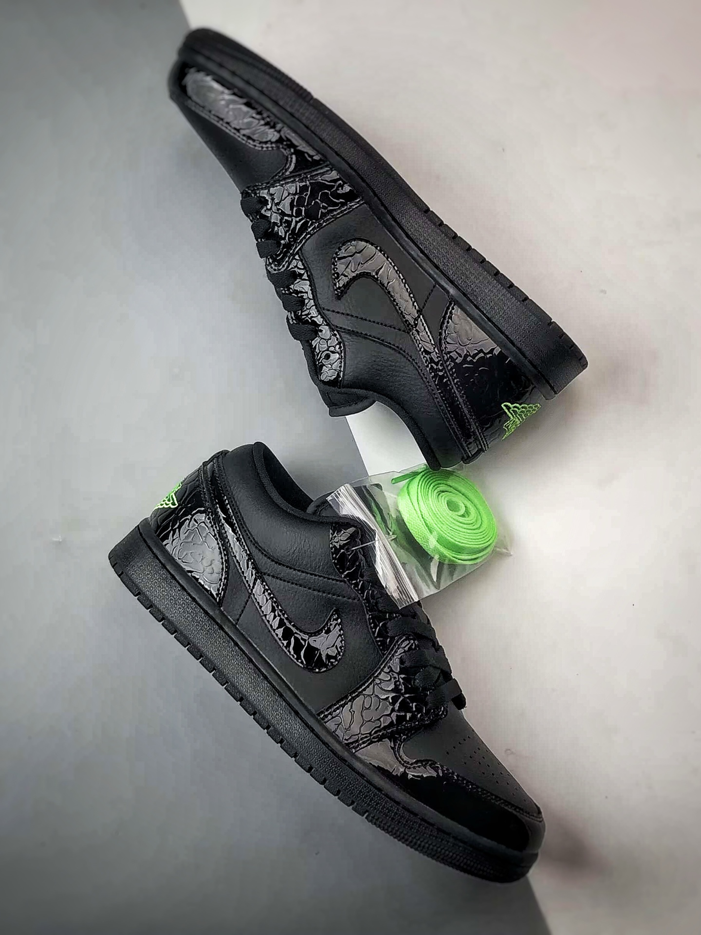 Air Jordan 1 Low 漆皮黑武士 IQ9701-010-Top High Quatity Cheap Sneakers Fashion Clothing Clothes Bags handbags Shoes of all Brand wholesale With The best Quality And Beautiful Price from China Factory Chinese suppliers wholesaler seller Air Jordan 1 Low 漆皮黑武士 IQ9701-010