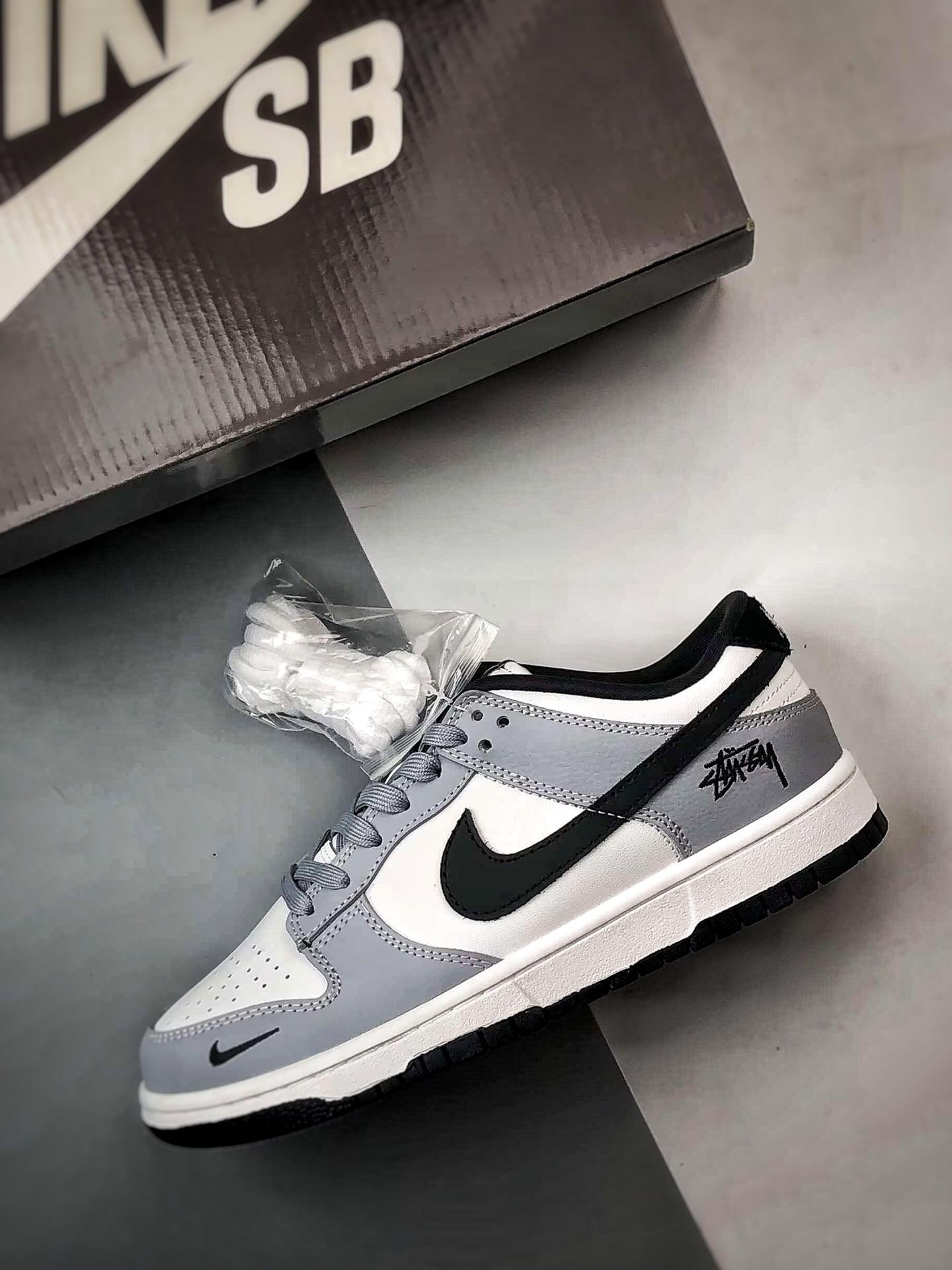270 NK Dunk Low Retro ”DIY高端定制” 斯图西灰白黑 低帮休闲运动板鞋 TX1688-023