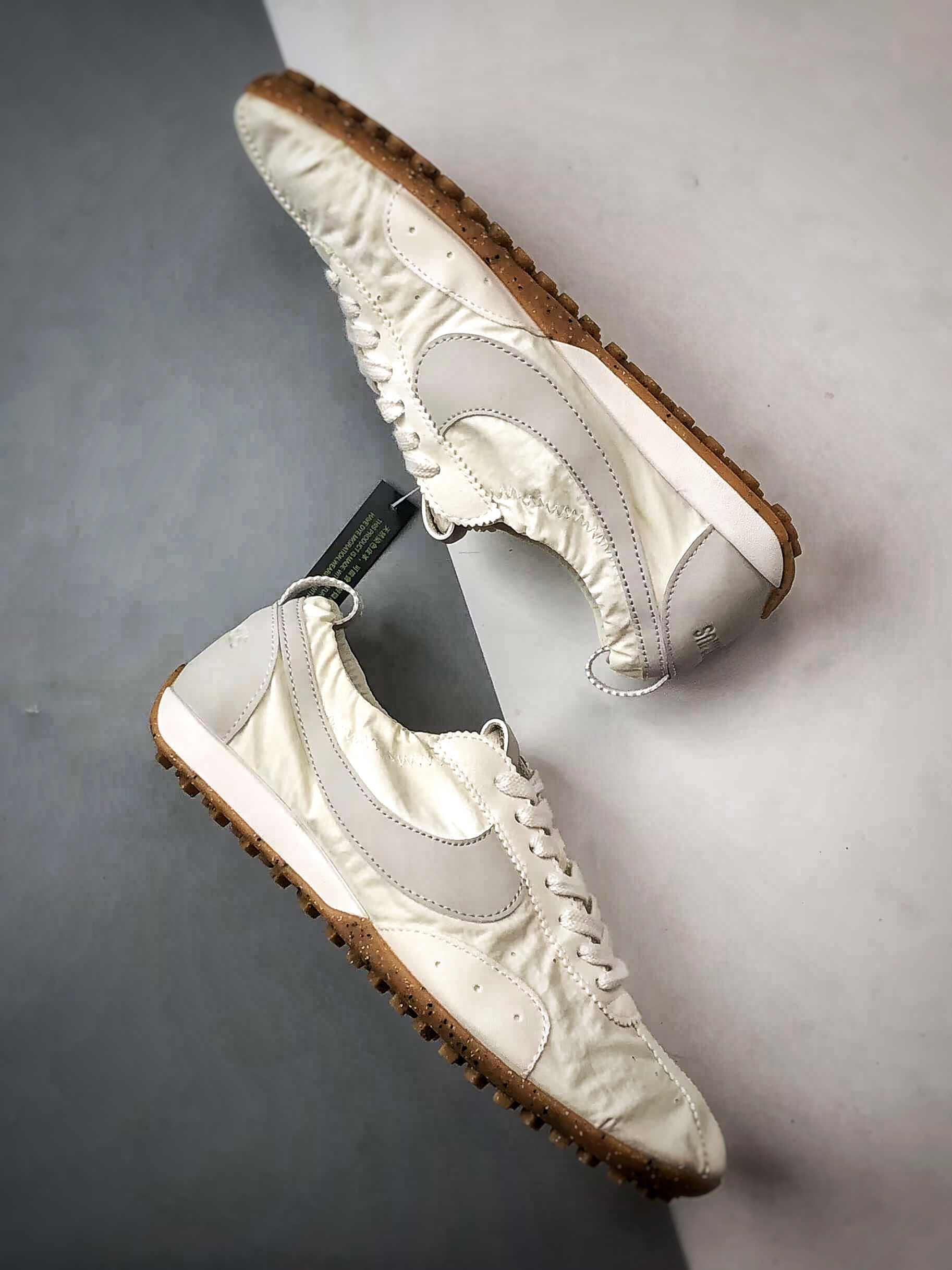 240 NK Moon Shoe x Jacquemus 米白色 联名尼龙复古柔软舒适薄底休闲鞋 HV8547-002
