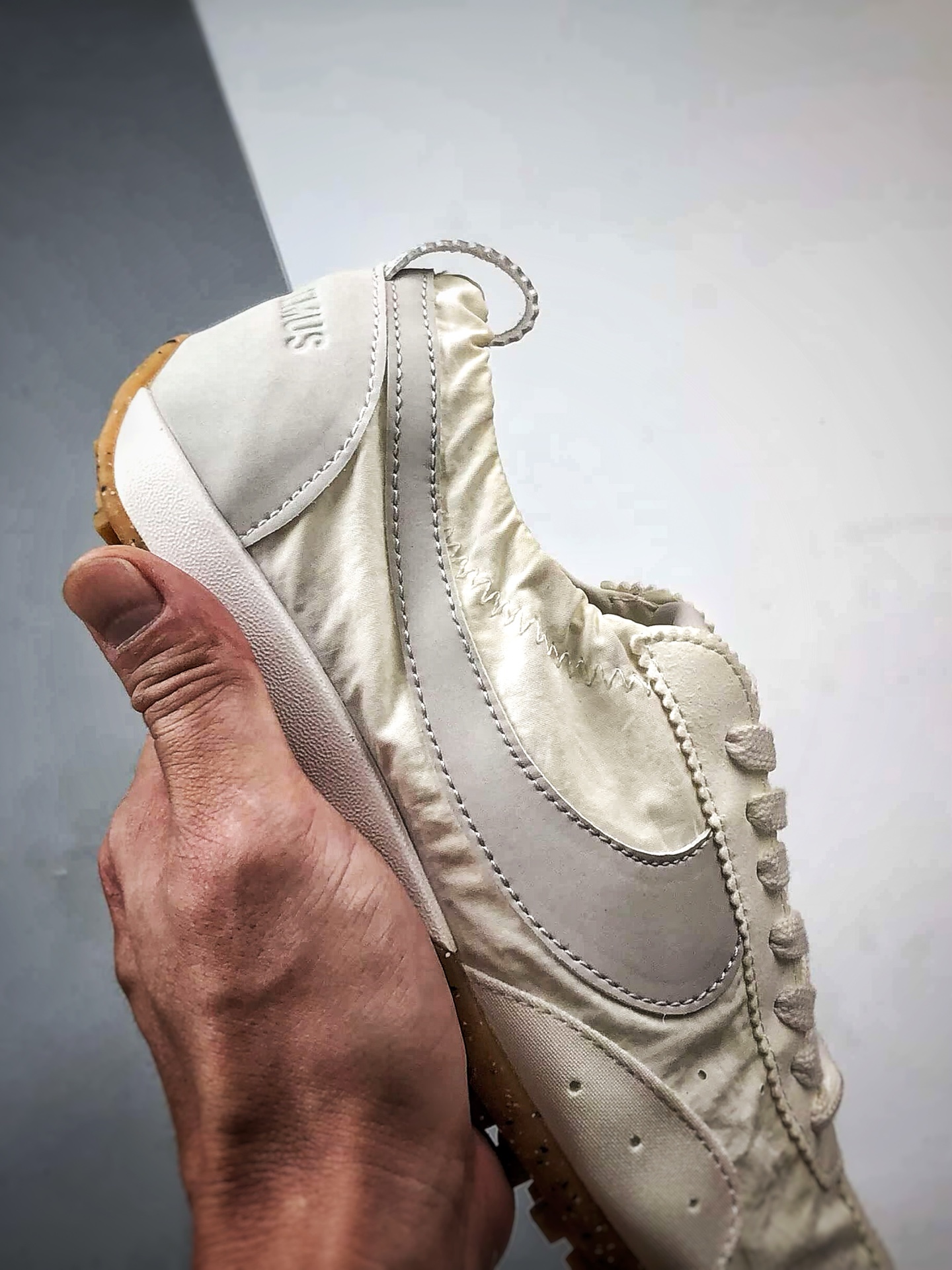 240 NK Moon Shoe x Jacquemus 米白色 联名尼龙复古柔软舒适薄底休闲鞋 HV8547-002