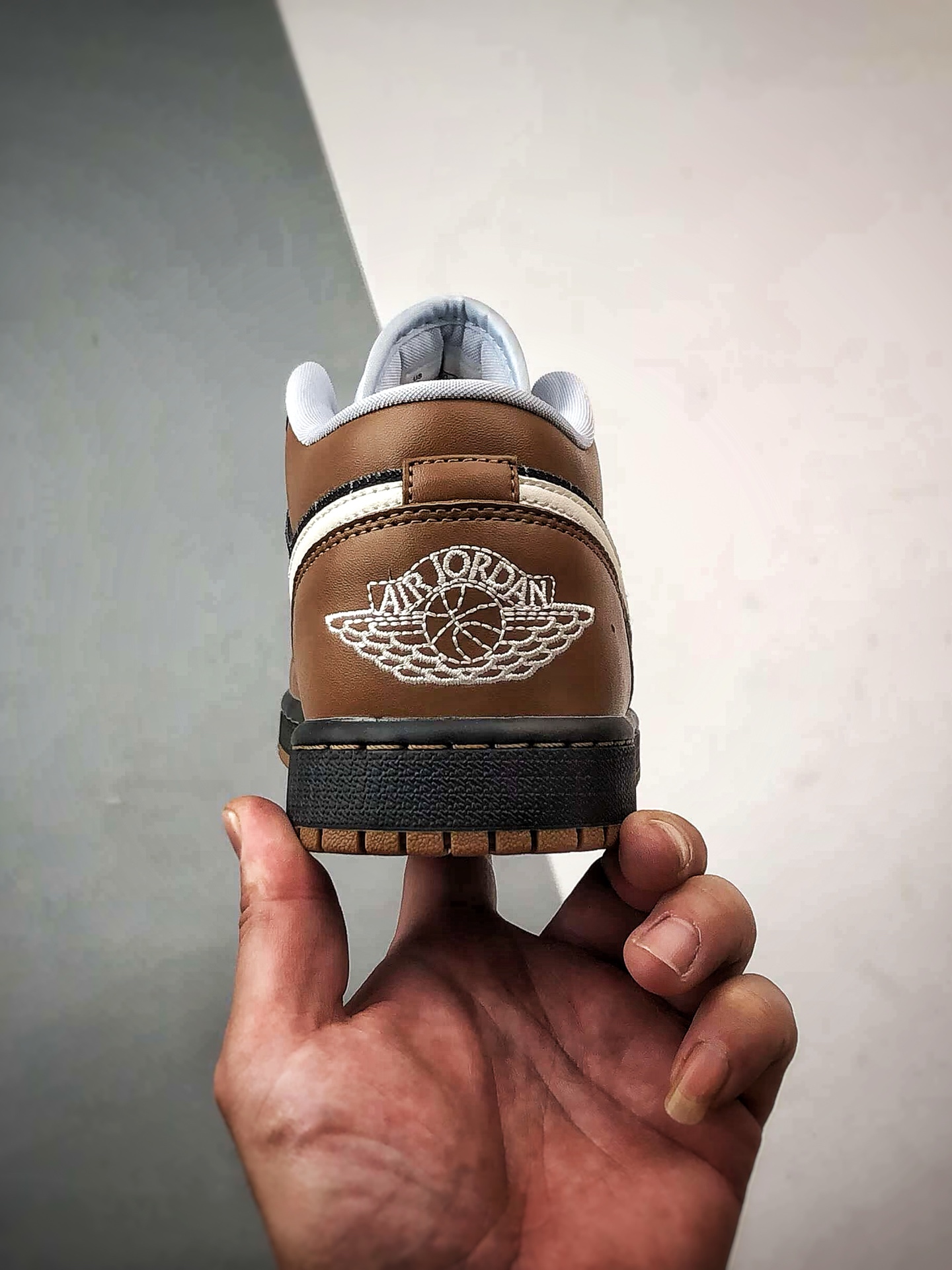 200 Air Jordan 1 Low 条纹深棕 IR7560-010-Chinese UA Cheap High Quatity Brand Clothes Bags handbags Sneakers wholesale wholesaler seller from China Factory suppliers Fashion Clothing Shoes best Quality Beautiful Price 200 Air Jordan 1 Low 条纹深棕 IR7560-010