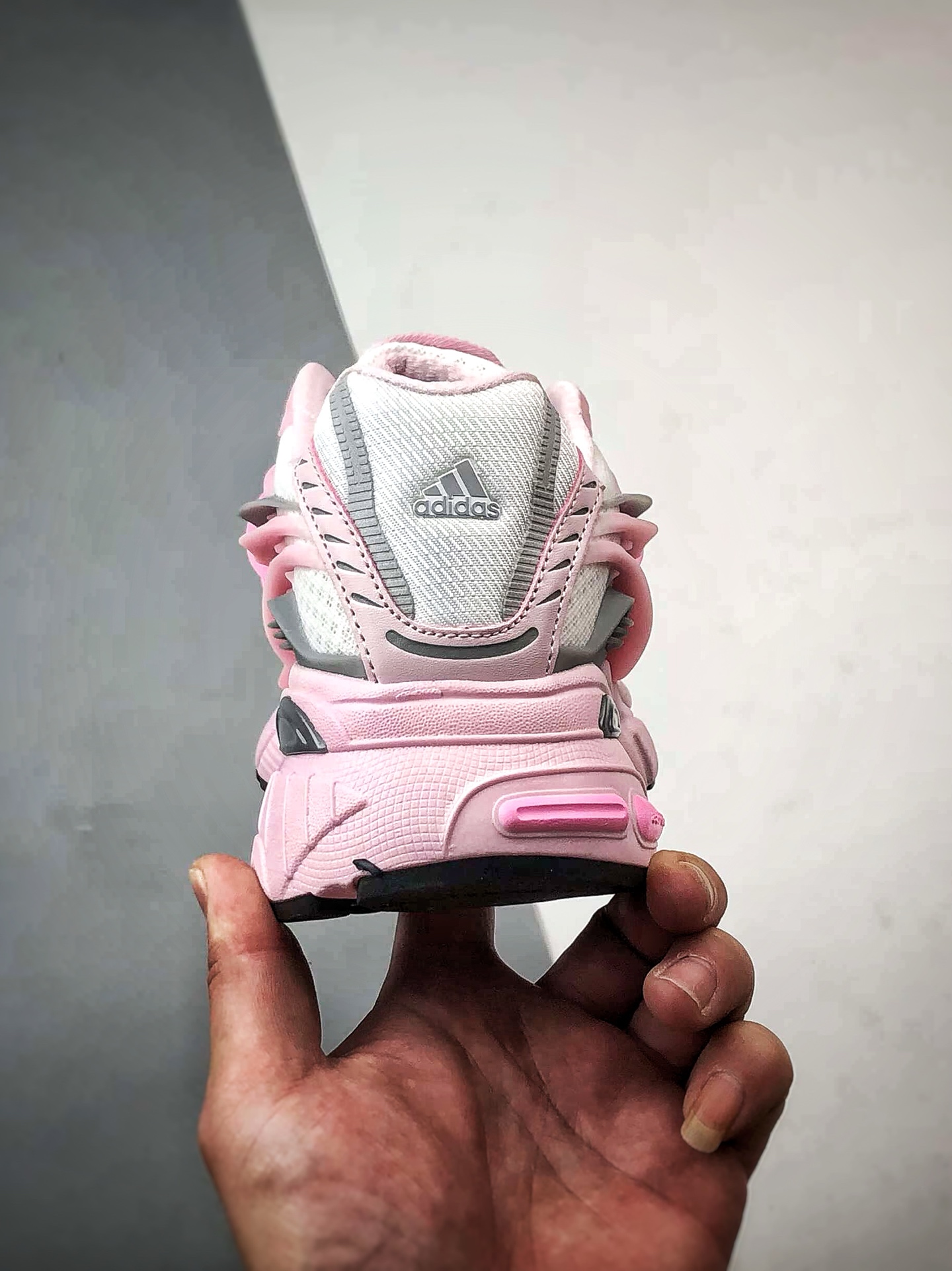 300 Pharrell x AD Originals Adistar Jellyfish Williams Focus 白银粉 复古休闲运动老爹水母鞋 KI0164