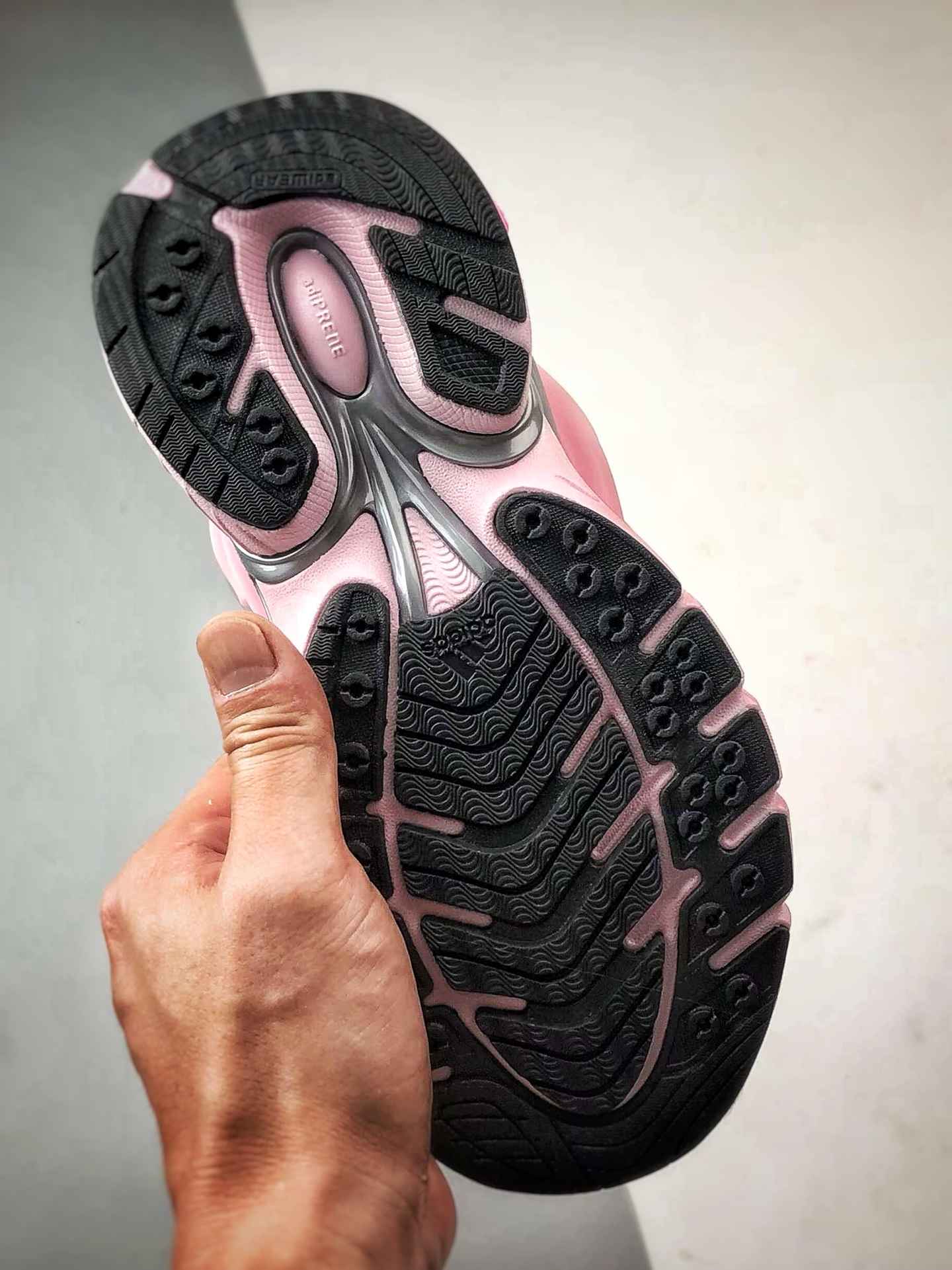 300 Pharrell x AD Originals Adistar Jellyfish Williams Focus 白银粉 复古休闲运动老爹水母鞋 KI0164