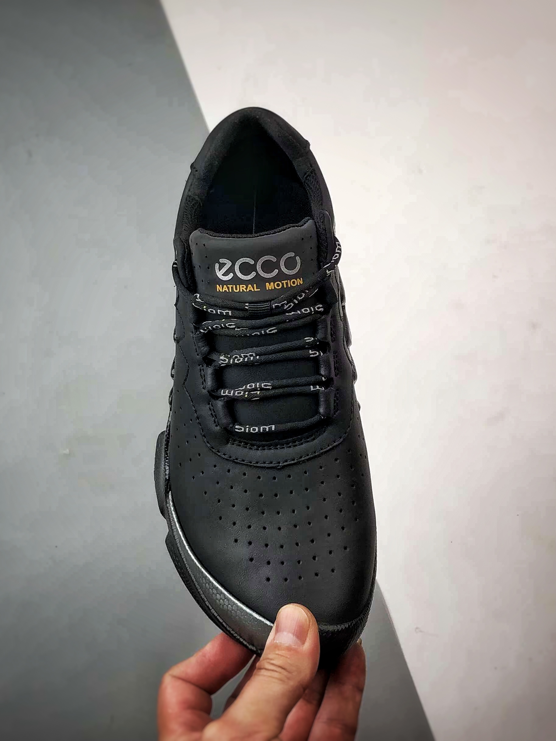 260 Ecco/爱步 BIOM健步探索系列 户外防滑缓震运动登山徒步鞋 802874