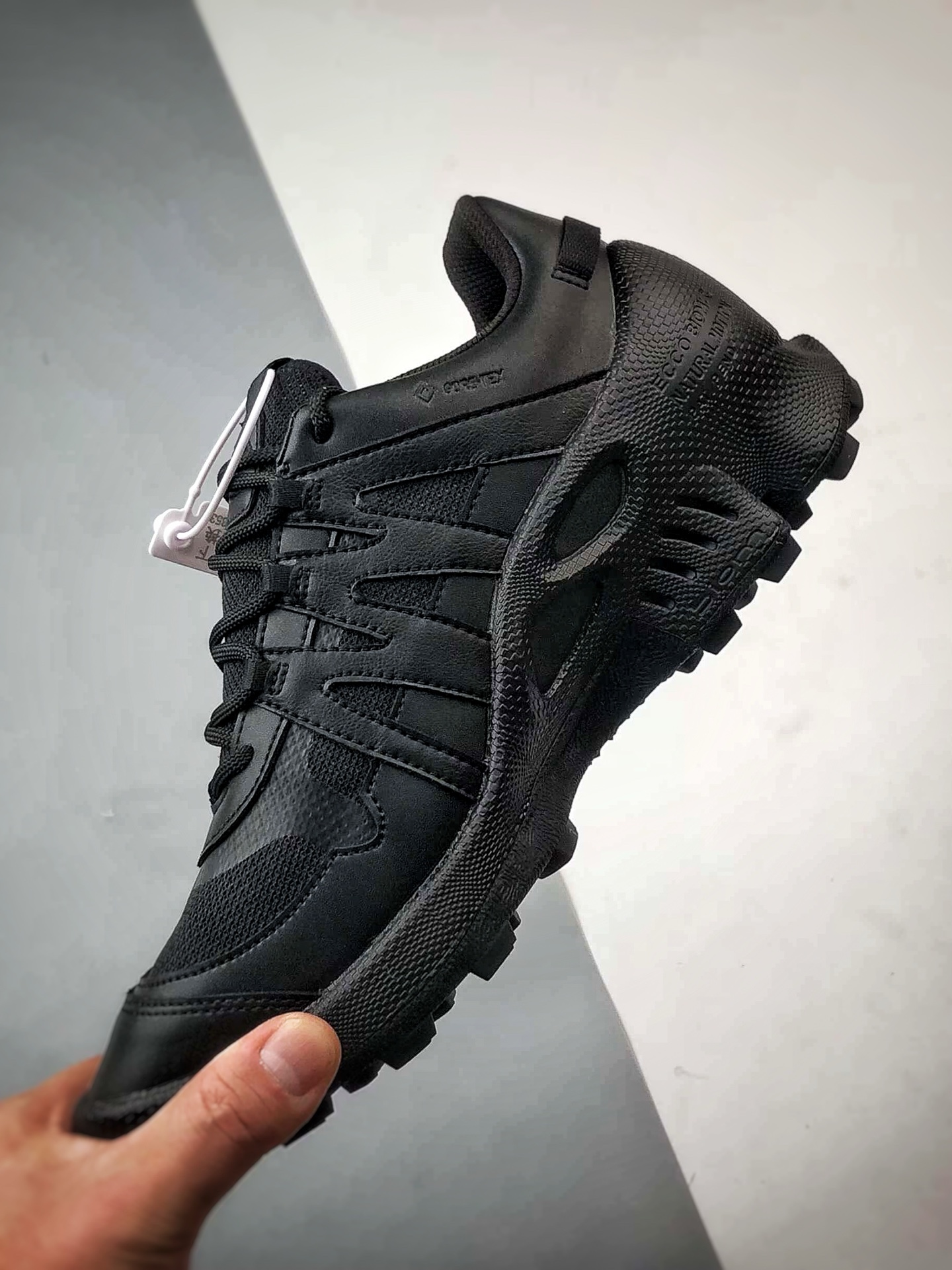 300 Ecco/爱步 健步踪迹系列 户外越野防水透气运动跑鞋 803254-Chinese UA Cheap High Quatity Brand Clothes Bags handbags Sneakers wholesale wholesaler seller from China Factory suppliers Fashion Clothing Shoes best Quality Beautiful Price 300 Ecco/爱步 健步踪迹系列 户外越野防水透气运动跑鞋 803254