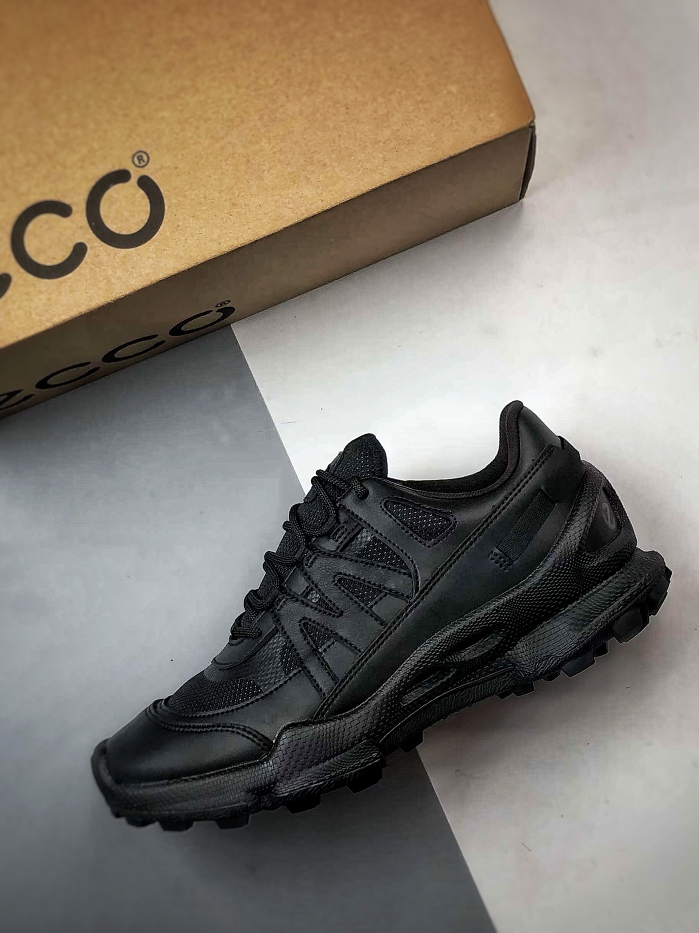300 Ecco/爱步 健步踪迹系列 户外越野防水透气运动跑鞋 803254-Chinese UA Cheap High Quatity Brand Clothes Bags handbags Sneakers wholesale wholesaler seller from China Factory suppliers Fashion Clothing Shoes best Quality Beautiful Price 300 Ecco/爱步 健步踪迹系列 户外越野防水透气运动跑鞋 803254