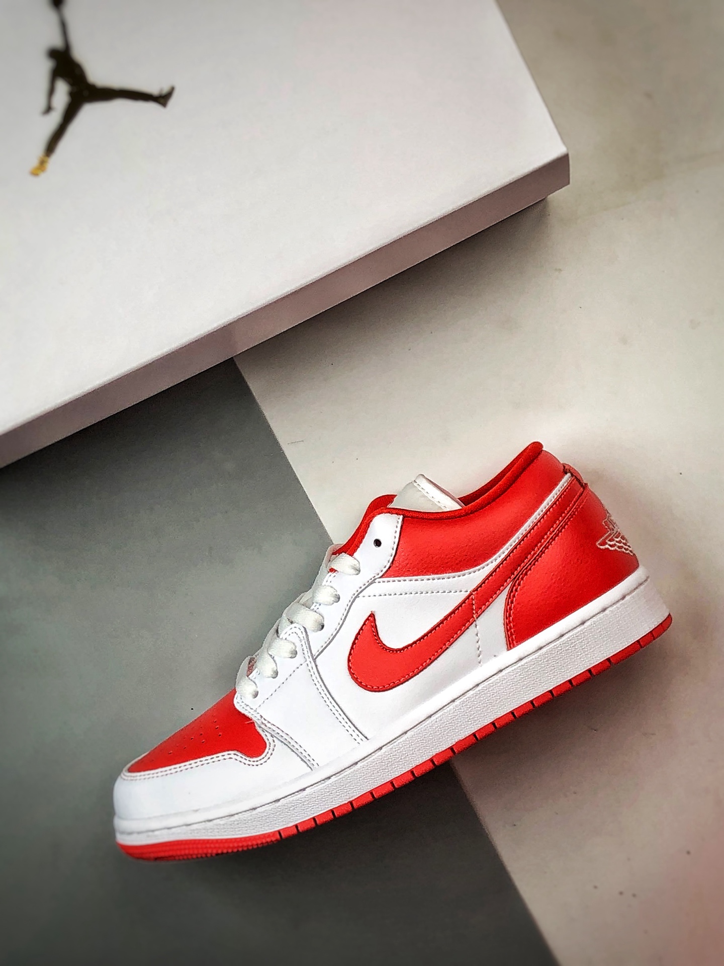 200 Air Jordan 1 Low 红白 DC0774-110
