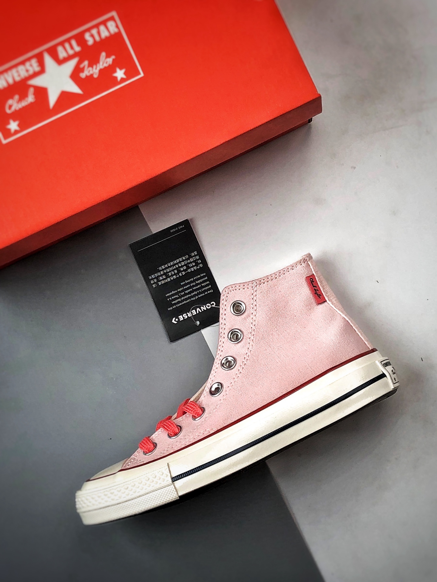 Converse Chuck 70 SNL 樱花粉 匡威 高帮耐磨防滑休闲帆布鞋 A18854C-Top High Quatity Cheap Sneakers Fashion Clothing Clothes Bags handbags Shoes of all Brand wholesale With The best Quality And Beautiful Price from China Factory Chinese suppliers wholesaler seller Converse Chuck 70 SNL 樱花粉 匡威 高帮耐磨防滑休闲帆布鞋 A18854C