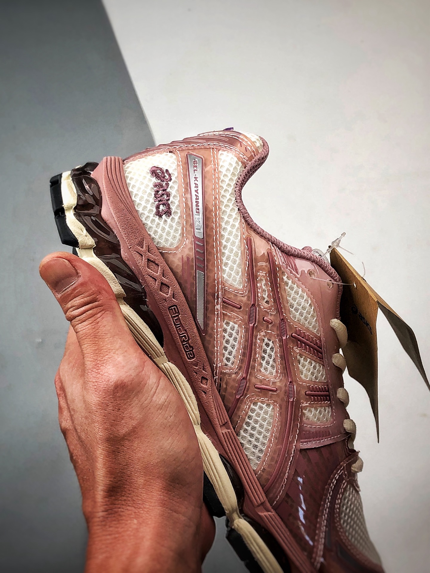 KITH x Asics Gel-Kayano 12.1 粉色 亚瑟士联名百搭休闲运动慢跑鞋 1203B144-101 KITH x Asics Gel-Kayano 12.1 粉色 亚瑟士联名百搭休闲运动慢跑鞋 1203B144-101