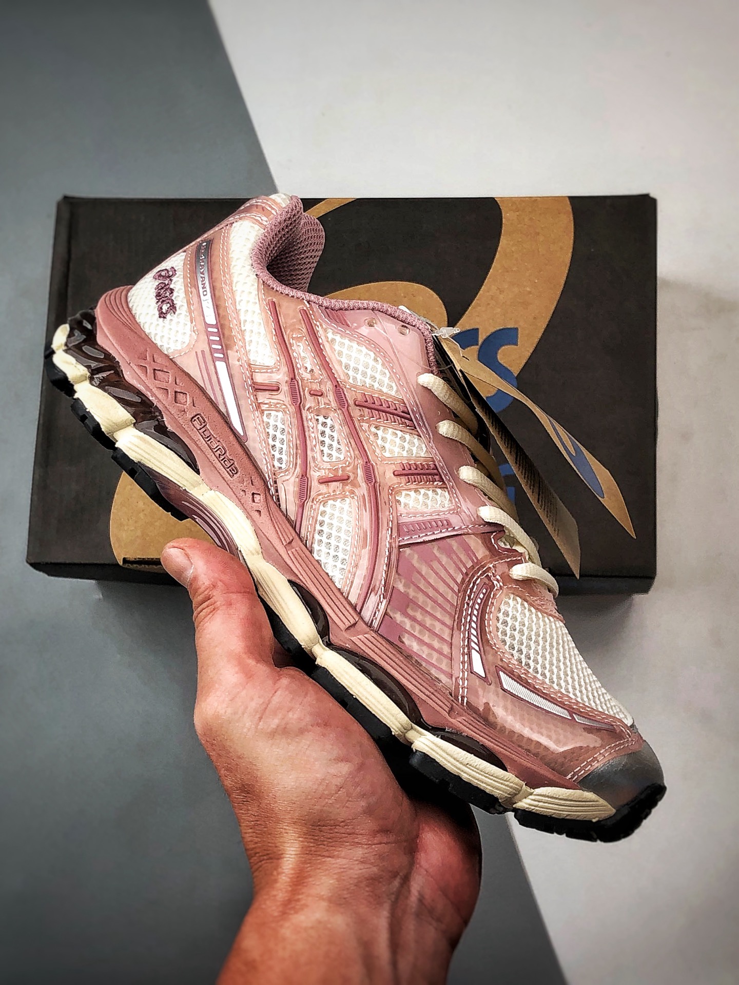 KITH x Asics Gel-Kayano 12.1 粉色 亚瑟士联名百搭休闲运动慢跑鞋 1203B144-101 KITH x Asics Gel-Kayano 12.1 粉色 亚瑟士联名百搭休闲运动慢跑鞋 1203B144-101