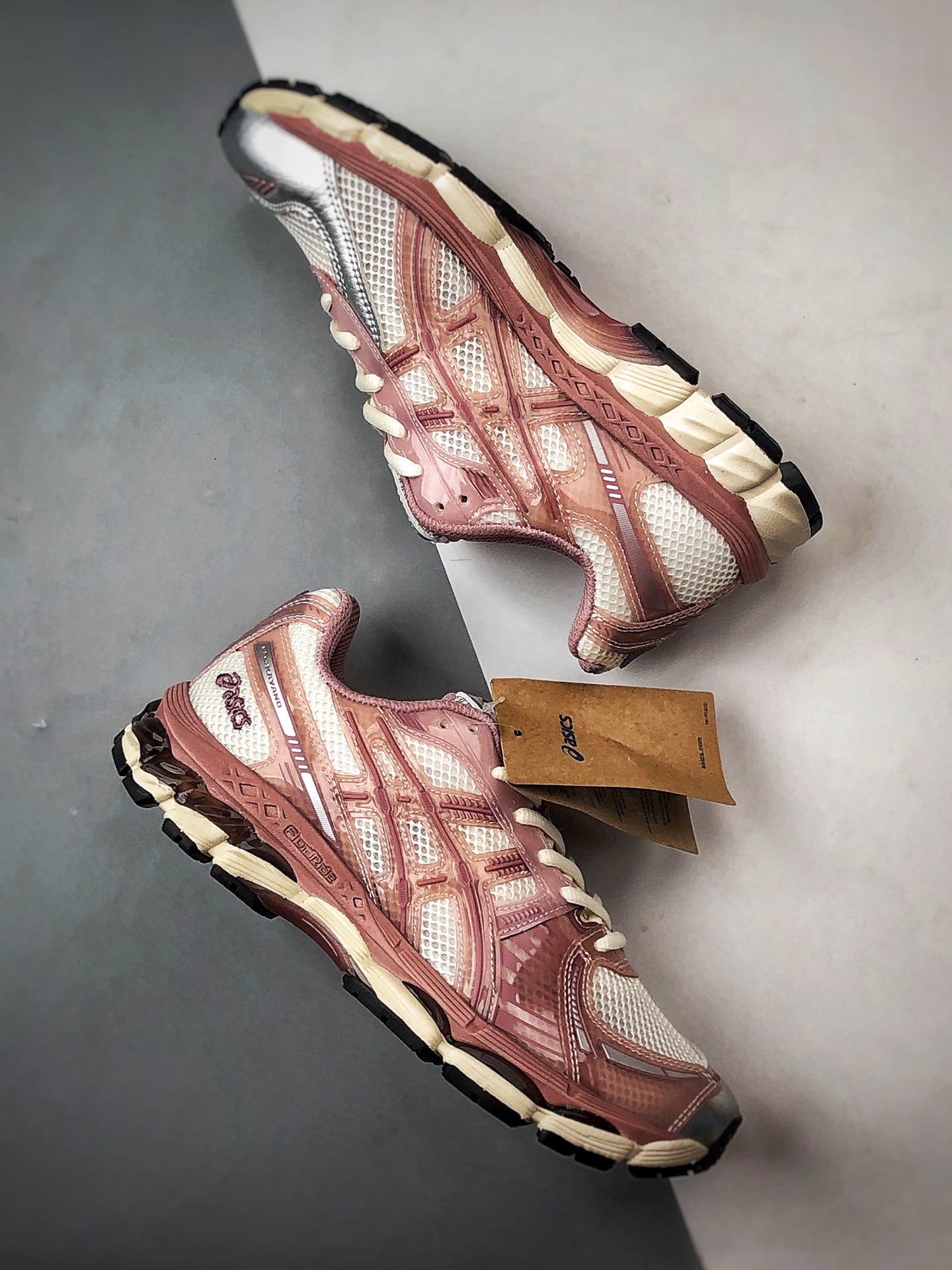 KITH x Asics Gel-Kayano 12.1 粉色 亚瑟士联名百搭休闲运动慢跑鞋 1203B144-101 KITH x Asics Gel-Kayano 12.1 粉色 亚瑟士联名百搭休闲运动慢跑鞋 1203B144-101