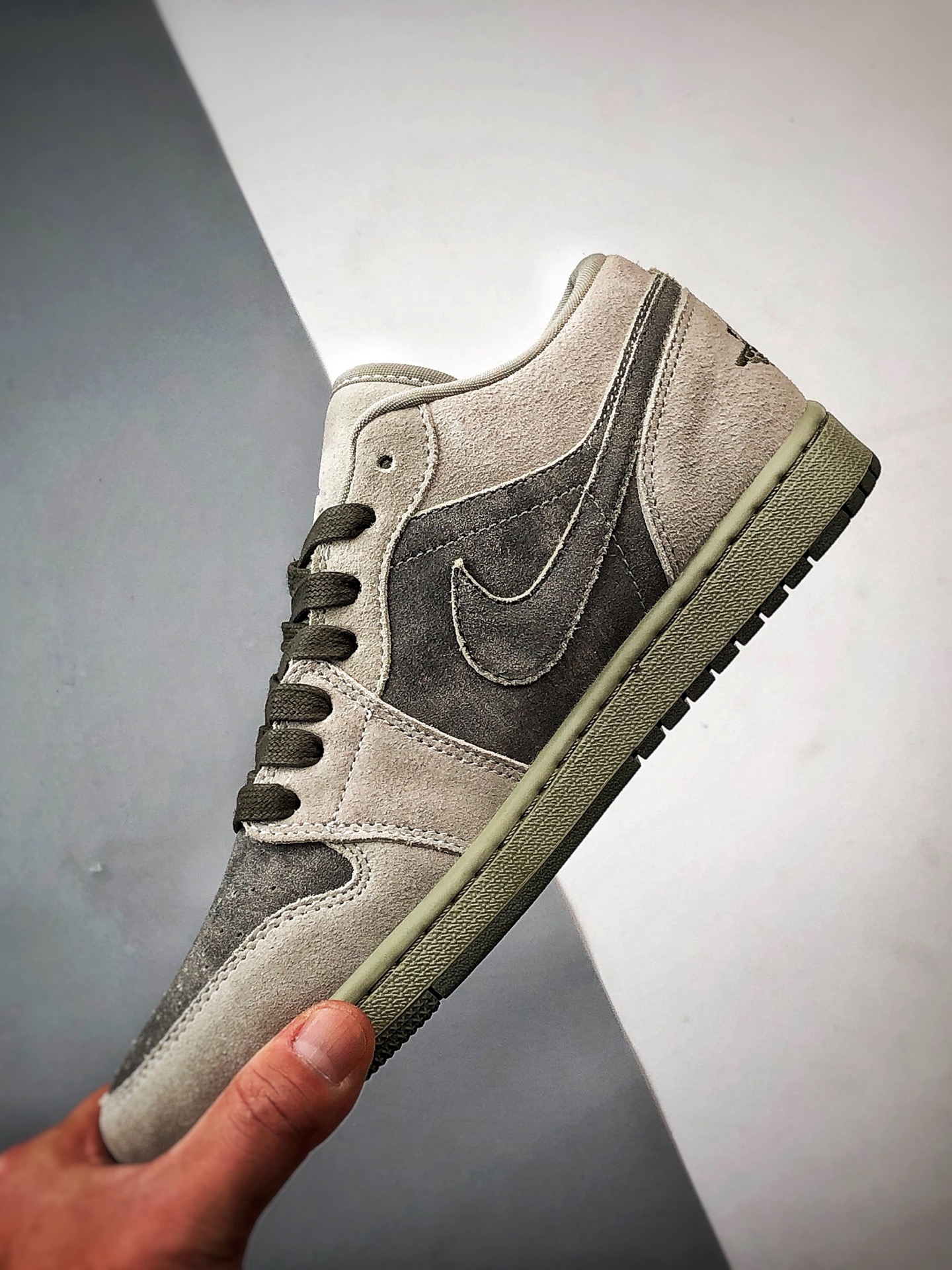Air Jordan 1 Low 灰绿麂皮 IR7327-304-Top High Quatity Cheap Sneakers Fashion Clothing Clothes Bags handbags Shoes of all Brand wholesale With The best Quality And Beautiful Price from China Factory Chinese suppliers wholesaler seller Air Jordan 1 Low 灰绿麂皮 IR7327-304