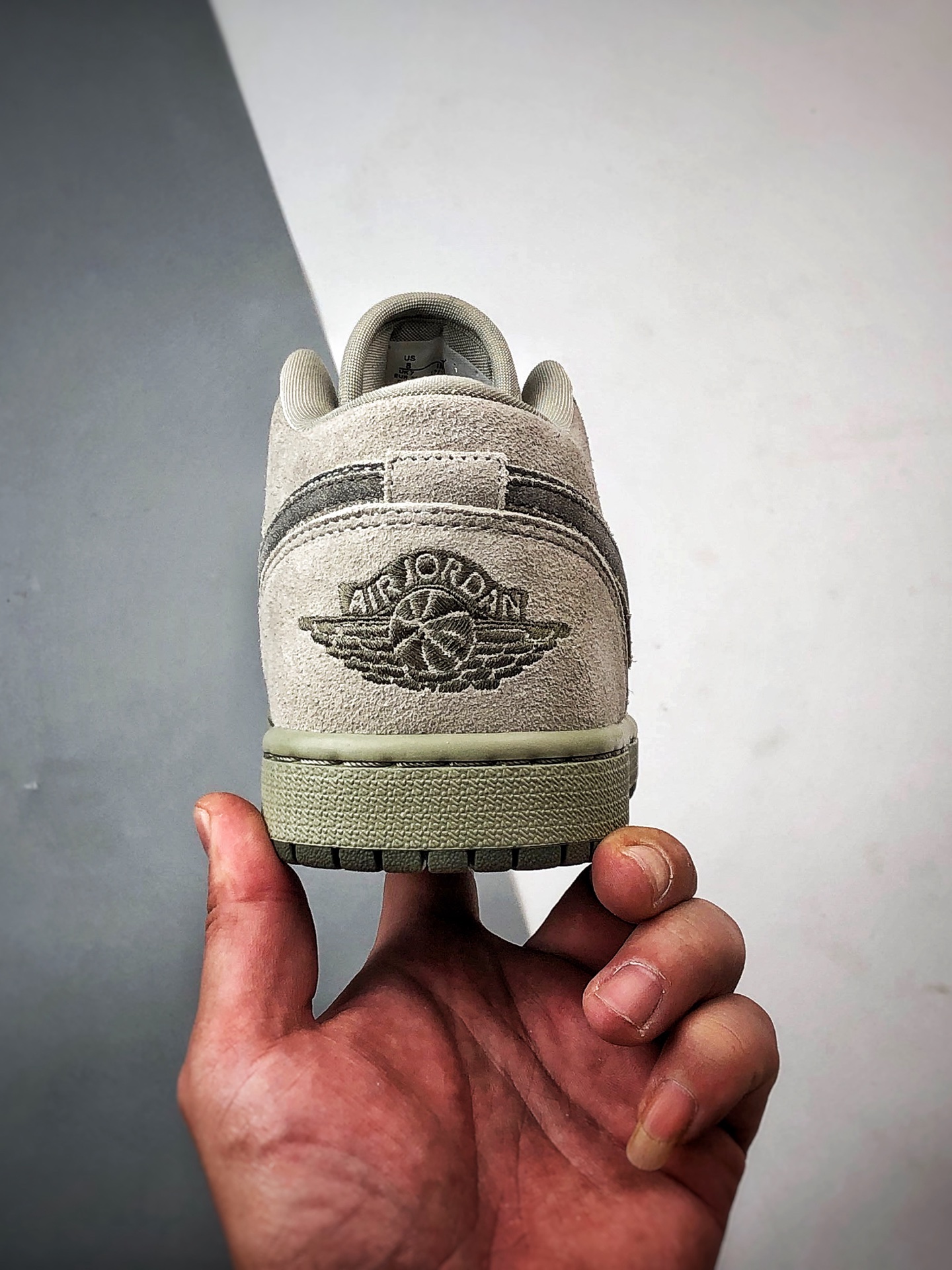 Air Jordan 1 Low 灰绿麂皮 IR7327-304-Top High Quatity Cheap Sneakers Fashion Clothing Clothes Bags handbags Shoes of all Brand wholesale With The best Quality And Beautiful Price from China Factory Chinese suppliers wholesaler seller Air Jordan 1 Low 灰绿麂皮 IR7327-304