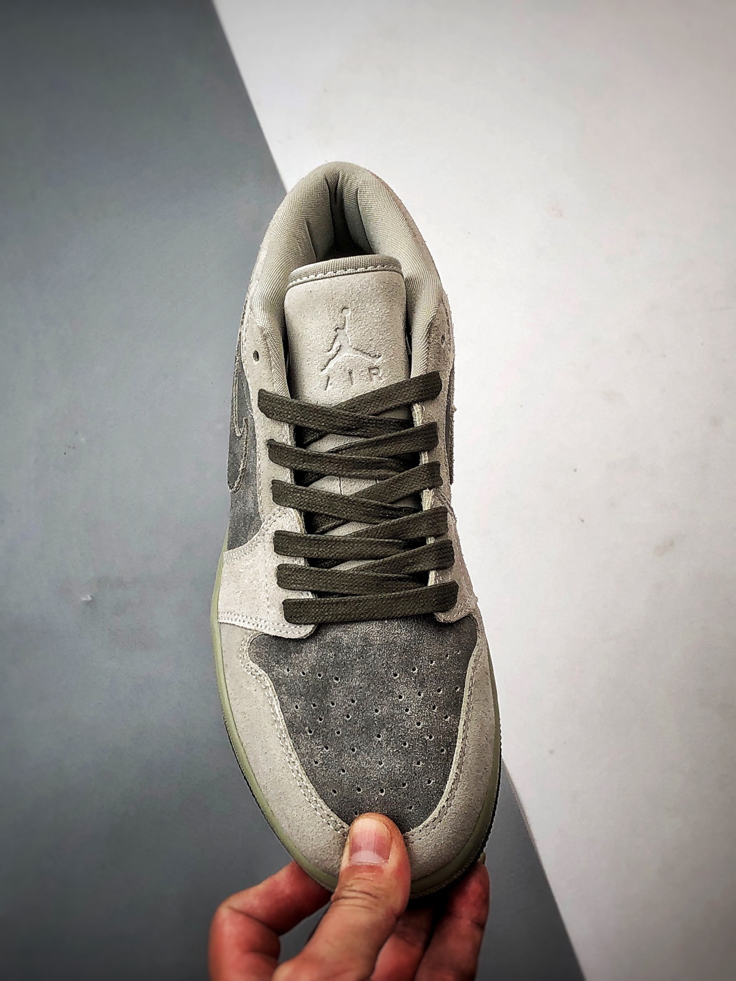 Air Jordan 1 Low 灰绿麂皮 IR7327-304-Top High Quatity Cheap Sneakers Fashion Clothing Clothes Bags handbags Shoes of all Brand wholesale With The best Quality And Beautiful Price from China Factory Chinese suppliers wholesaler seller Air Jordan 1 Low 灰绿麂皮 IR7327-304
