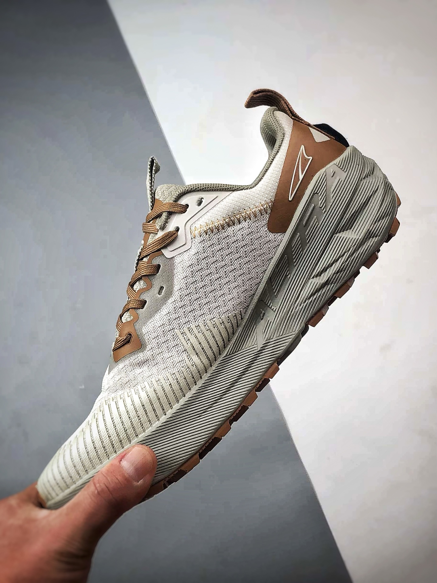 Altra Experience Wild 2 米棕 二代轻量舒适透气全能越野跑步鞋-Top High Quatity Cheap Sneakers Fashion Clothing Clothes Bags handbags Shoes of all Brand wholesale With The best Quality And Beautiful Price from China Factory Chinese suppliers wholesaler seller Altra Experience Wild 2 米棕 二代轻量舒适透气全能越野跑步鞋
