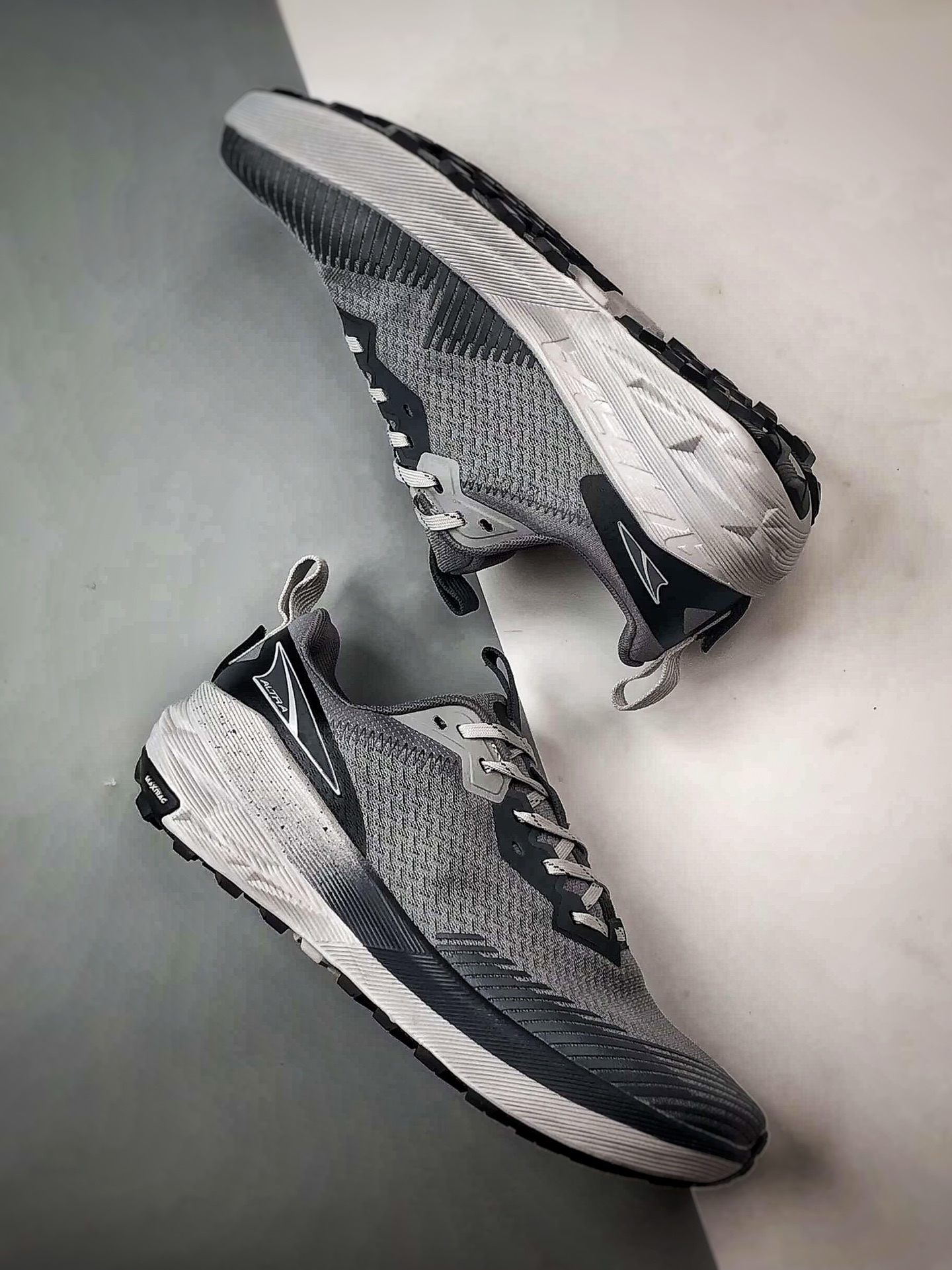 Altra Experience Wild 2 灰色 二代轻量舒适透气全能越野跑步鞋-Top High Quatity Cheap Sneakers Fashion Clothing Clothes Bags handbags Shoes of all Brand wholesale With The best Quality And Beautiful Price from China Factory Chinese suppliers wholesaler seller Altra Experience Wild 2 灰色 二代轻量舒适透气全能越野跑步鞋
