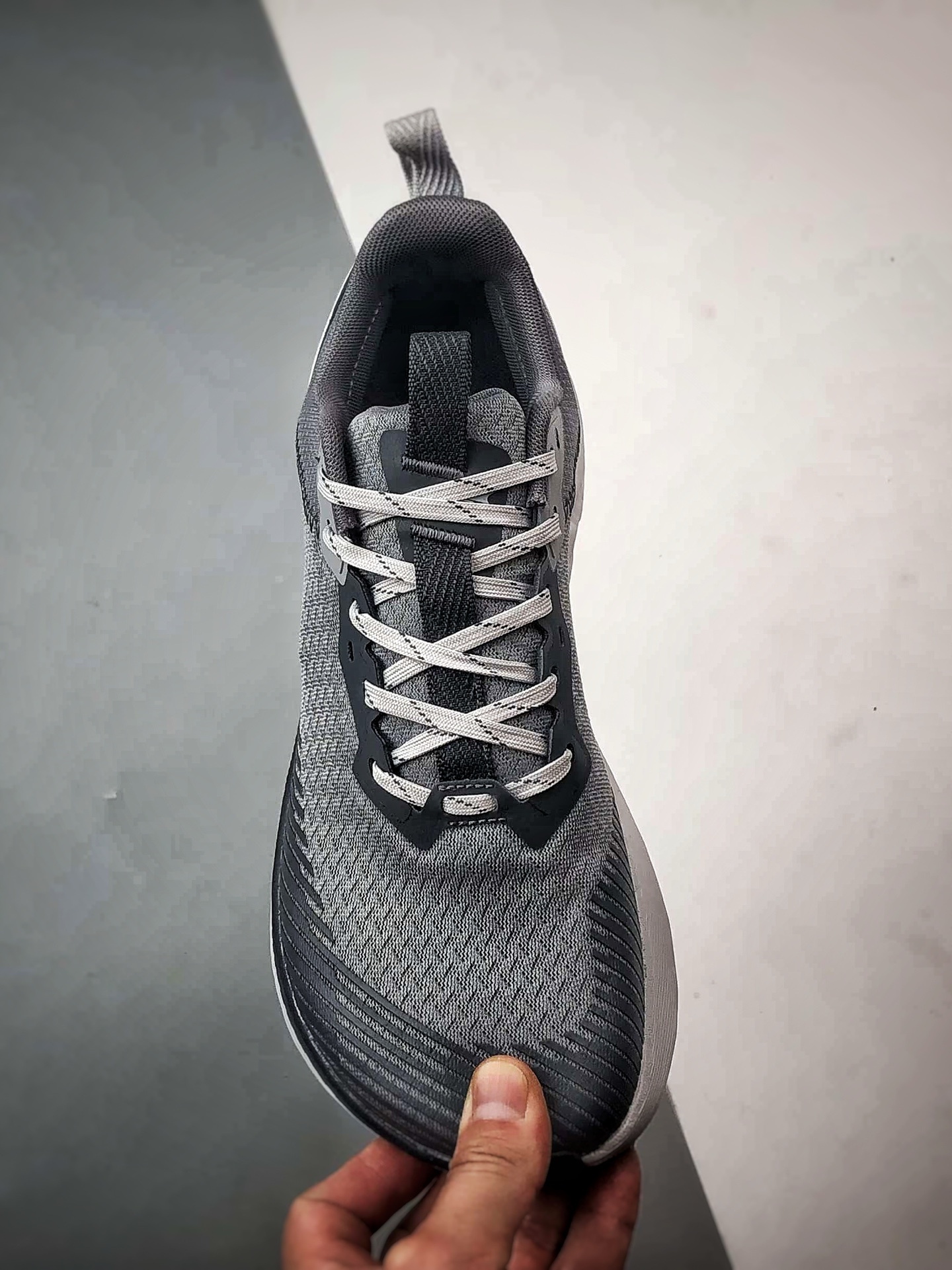 Altra Experience Wild 2 灰色 二代轻量舒适透气全能越野跑步鞋-Top High Quatity Cheap Sneakers Fashion Clothing Clothes Bags handbags Shoes of all Brand wholesale With The best Quality And Beautiful Price from China Factory Chinese suppliers wholesaler seller Altra Experience Wild 2 灰色 二代轻量舒适透气全能越野跑步鞋