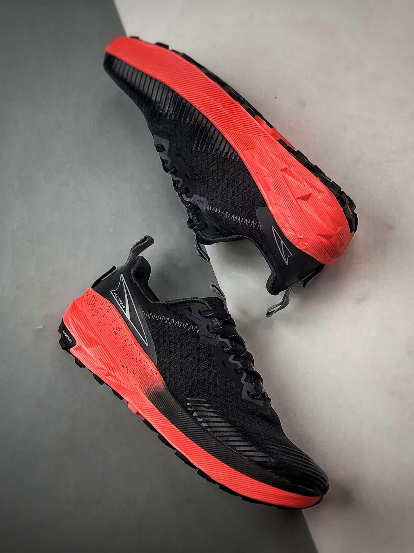 Altra Experience Wild 2 黑红 二代轻量舒适透气全能越野跑步鞋-Top High Quatity Cheap Sneakers Fashion Clothing Clothes Bags handbags Shoes of all Brand wholesale With The best Quality And Beautiful Price from China Factory Chinese suppliers wholesaler seller Altra Experience Wild 2 黑红 二代轻量舒适透气全能越野跑步鞋