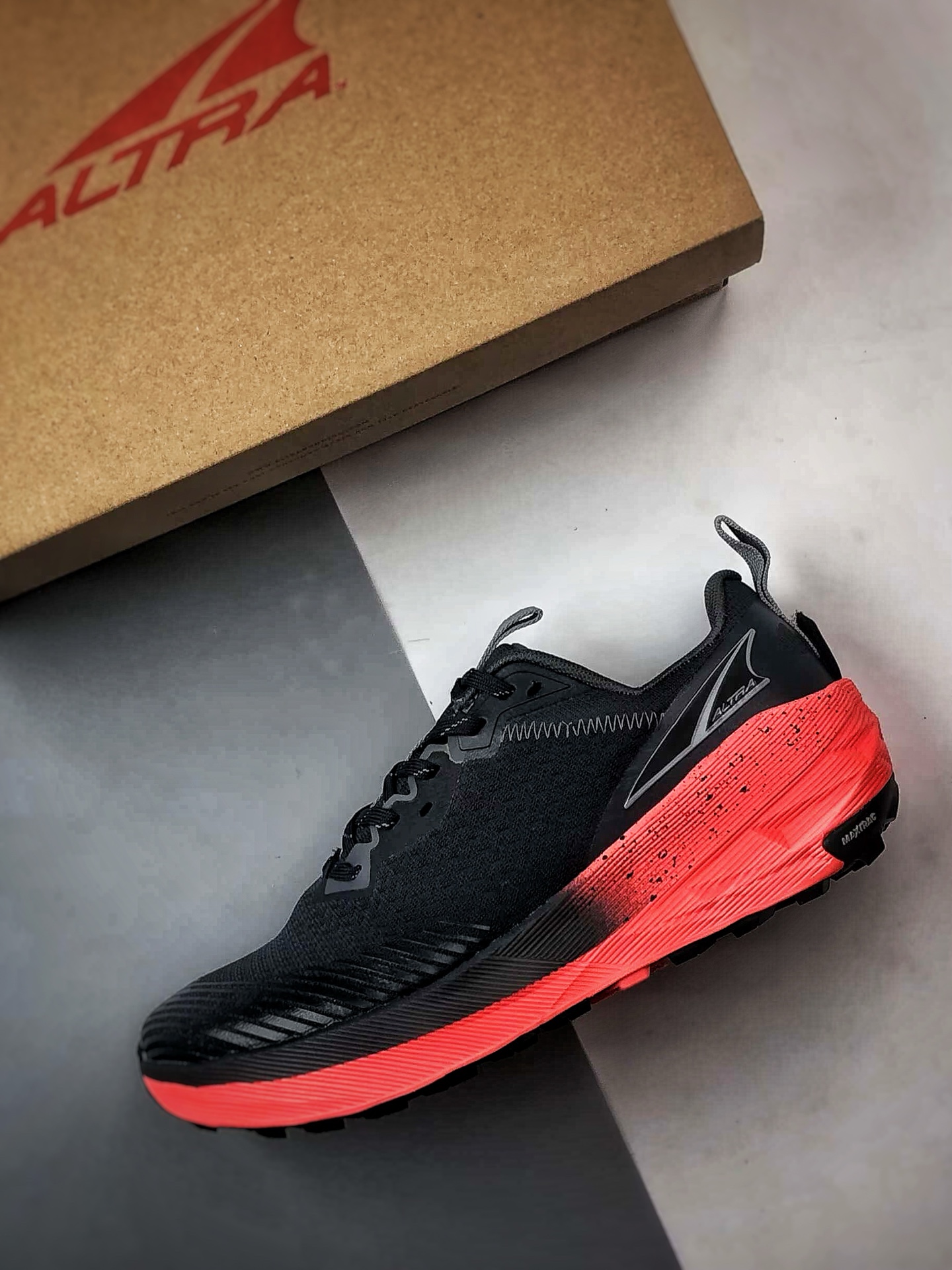 Altra Experience Wild 2 黑红 二代轻量舒适透气全能越野跑步鞋-Top High Quatity Cheap Sneakers Fashion Clothing Clothes Bags handbags Shoes of all Brand wholesale With The best Quality And Beautiful Price from China Factory Chinese suppliers wholesaler seller Altra Experience Wild 2 黑红 二代轻量舒适透气全能越野跑步鞋