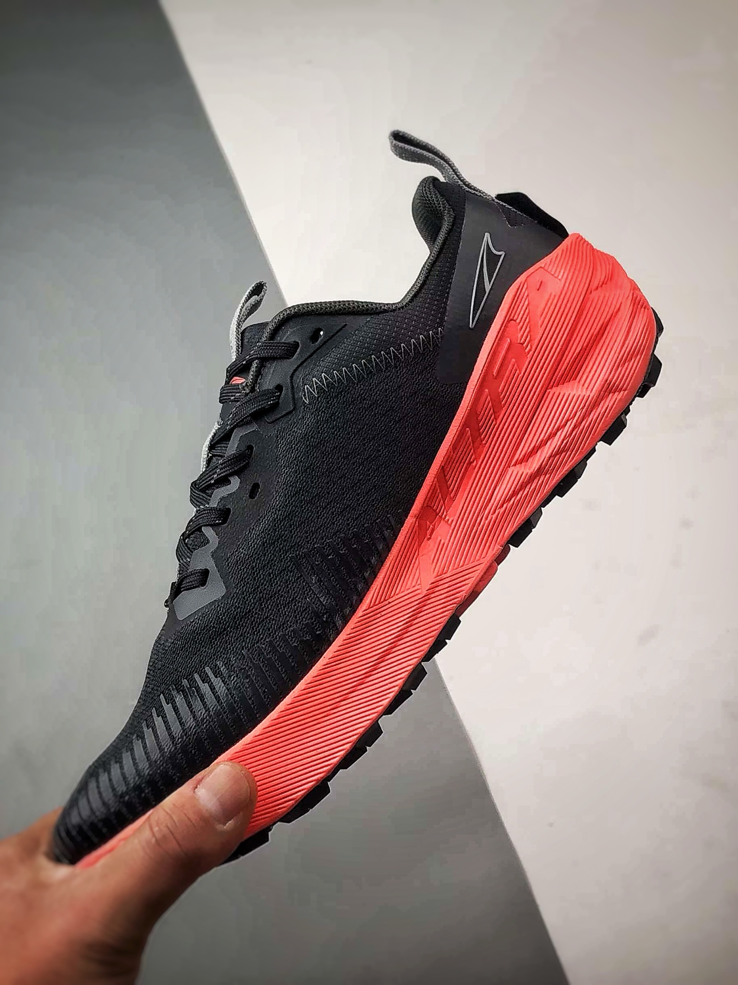 Altra Experience Wild 2 黑红 二代轻量舒适透气全能越野跑步鞋-Top High Quatity Cheap Sneakers Fashion Clothing Clothes Bags handbags Shoes of all Brand wholesale With The best Quality And Beautiful Price from China Factory Chinese suppliers wholesaler seller Altra Experience Wild 2 黑红 二代轻量舒适透气全能越野跑步鞋