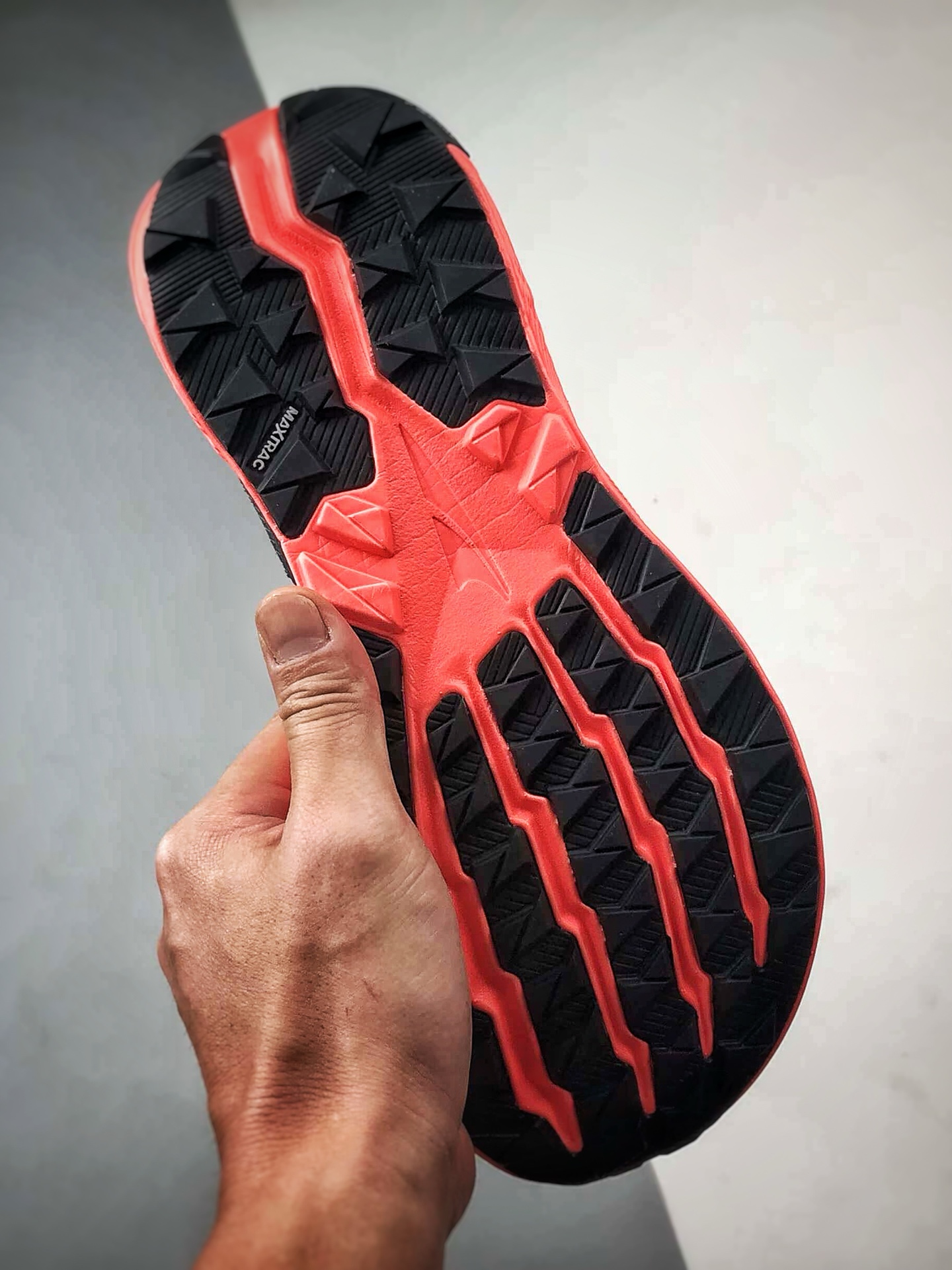 Altra Experience Wild 2 黑红 二代轻量舒适透气全能越野跑步鞋-Top High Quatity Cheap Sneakers Fashion Clothing Clothes Bags handbags Shoes of all Brand wholesale With The best Quality And Beautiful Price from China Factory Chinese suppliers wholesaler seller Altra Experience Wild 2 黑红 二代轻量舒适透气全能越野跑步鞋