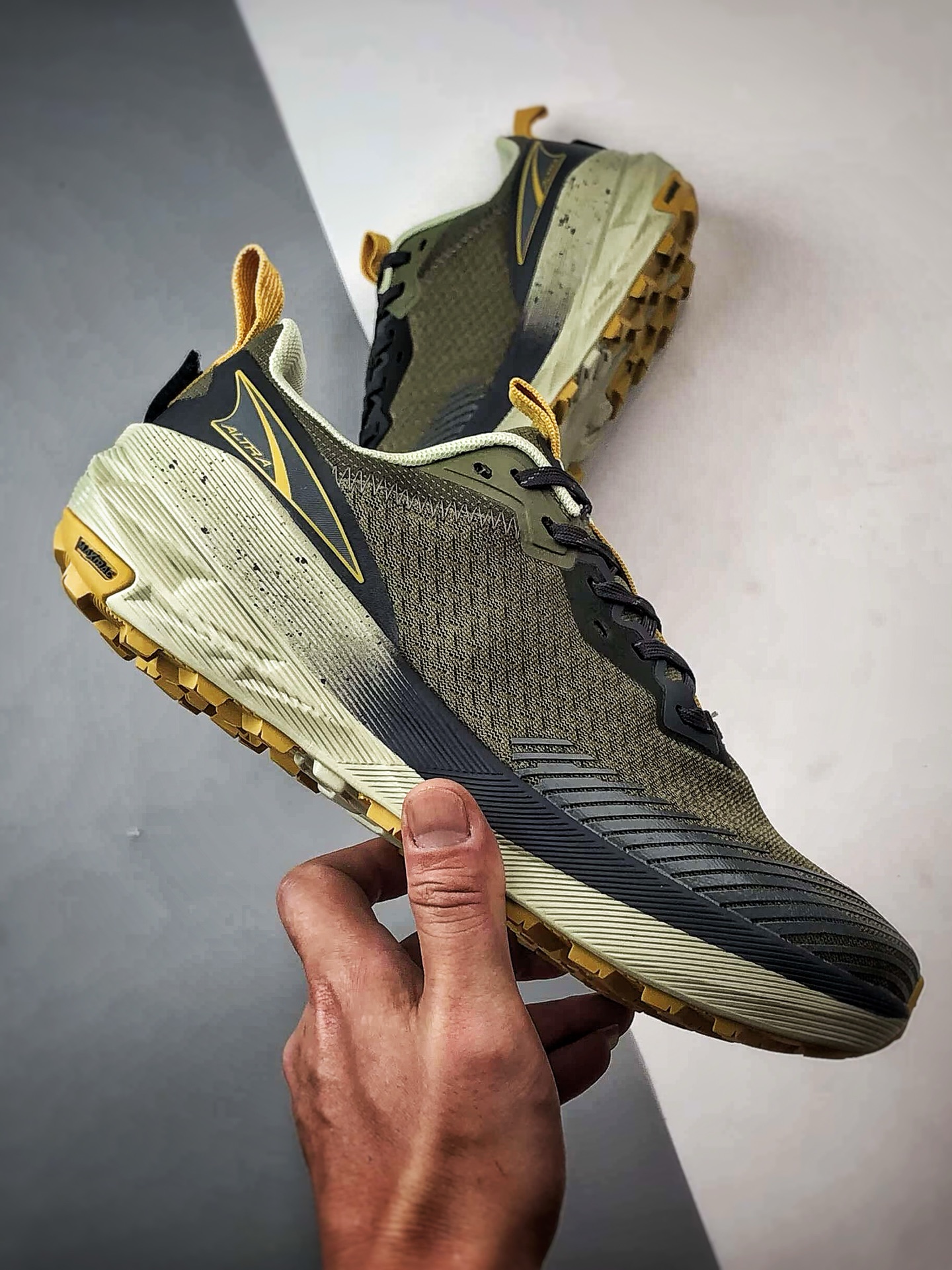 Altra Experience Wild 2 军绿 二代轻量舒适透气全能越野跑步鞋-Top High Quatity Cheap Sneakers Fashion Clothing Clothes Bags handbags Shoes of all Brand wholesale With The best Quality And Beautiful Price from China Factory Chinese suppliers wholesaler seller Altra Experience Wild 2 军绿 二代轻量舒适透气全能越野跑步鞋