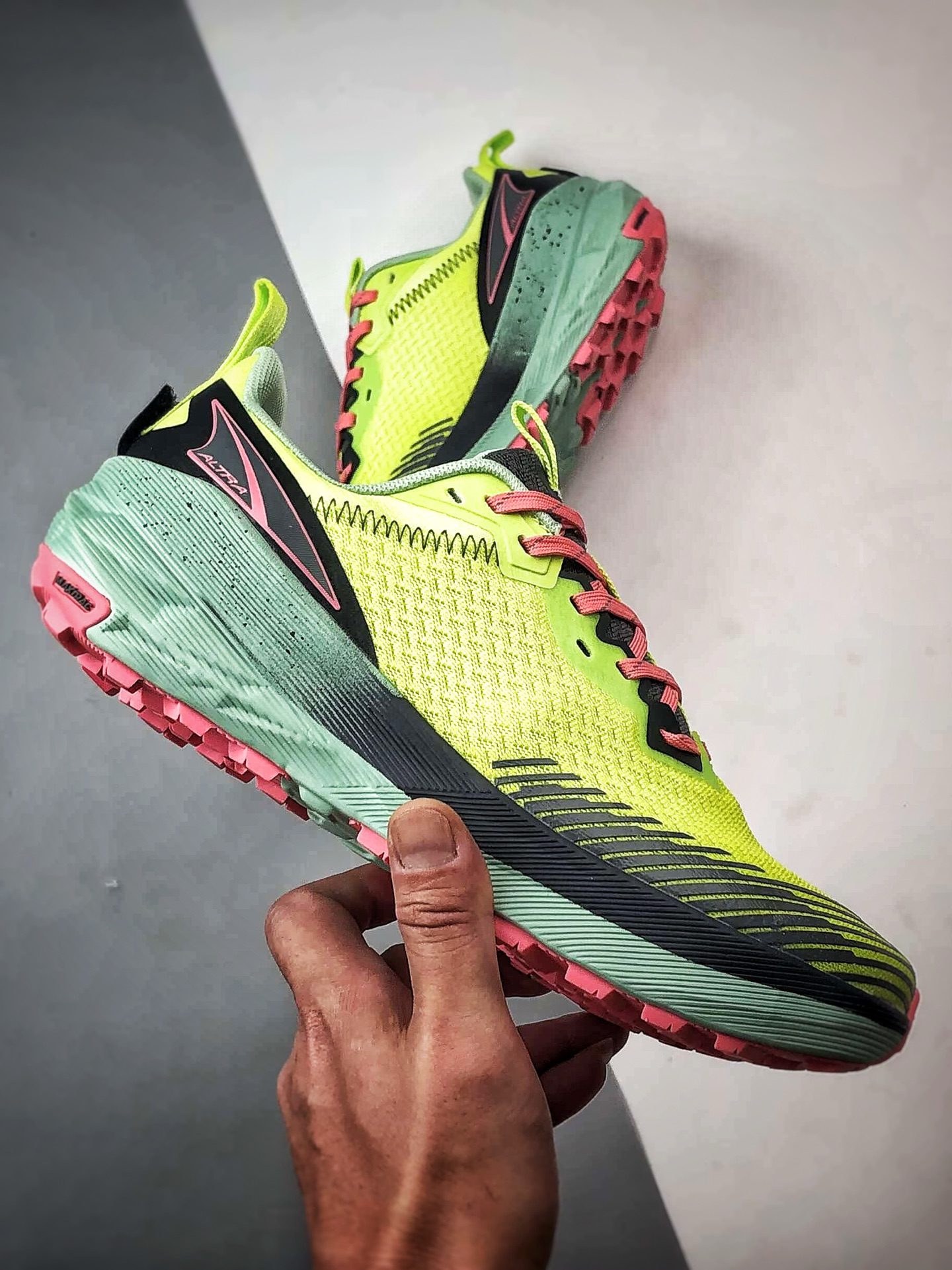 Altra Experience Wild 2 黄绿 二代轻量舒适透气全能越野跑步鞋-Top High Quatity Cheap Sneakers Fashion Clothing Clothes Bags handbags Shoes of all Brand wholesale With The best Quality And Beautiful Price from China Factory Chinese suppliers wholesaler seller Altra Experience Wild 2 黄绿 二代轻量舒适透气全能越野跑步鞋