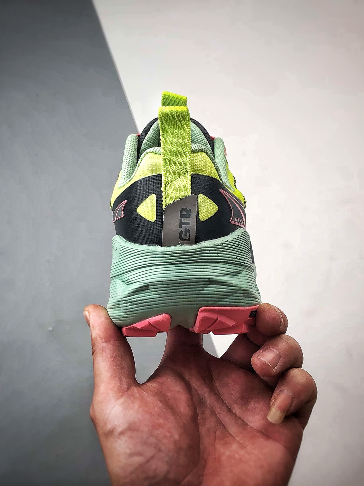 Altra Experience Wild 2 黄绿 二代轻量舒适透气全能越野跑步鞋-Top High Quatity Cheap Sneakers Fashion Clothing Clothes Bags handbags Shoes of all Brand wholesale With The best Quality And Beautiful Price from China Factory Chinese suppliers wholesaler seller Altra Experience Wild 2 黄绿 二代轻量舒适透气全能越野跑步鞋