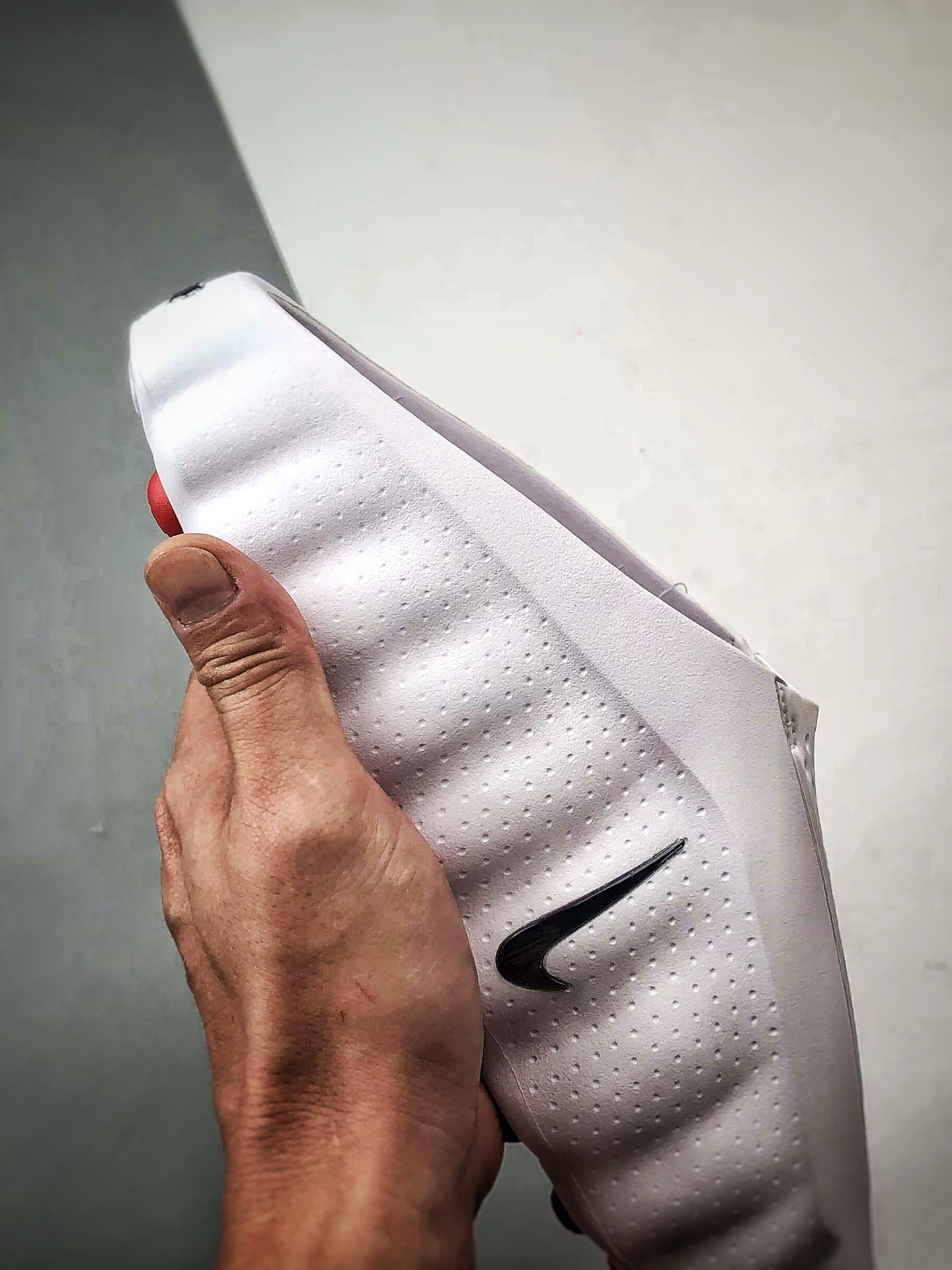 NK Mind 001 白色 黑科技足底按摩舒适贴合包头拖鞋 HQ4307-101-Top High Quatity Cheap Sneakers Fashion Clothing Clothes Bags handbags Shoes of all Brand wholesale With The best Quality And Beautiful Price from China Factory Chinese suppliers wholesaler seller NK Mind 001 白色 黑科技足底按摩舒适贴合包头拖鞋 HQ4307-101