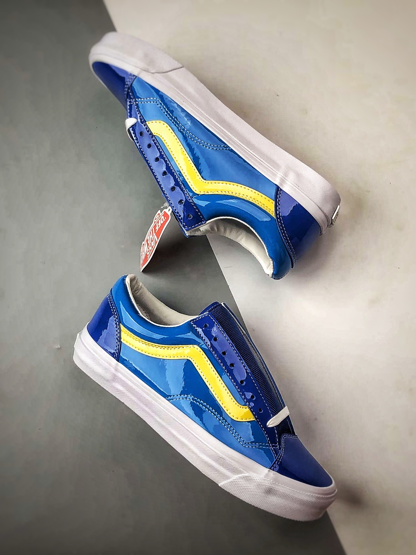 Vans Premium Old Skool 36 漆皮蓝黄 万斯 环保经典简约休闲板鞋 Vans Premium Old Skool 36 漆皮蓝黄 万斯 环保经典简约休闲板鞋