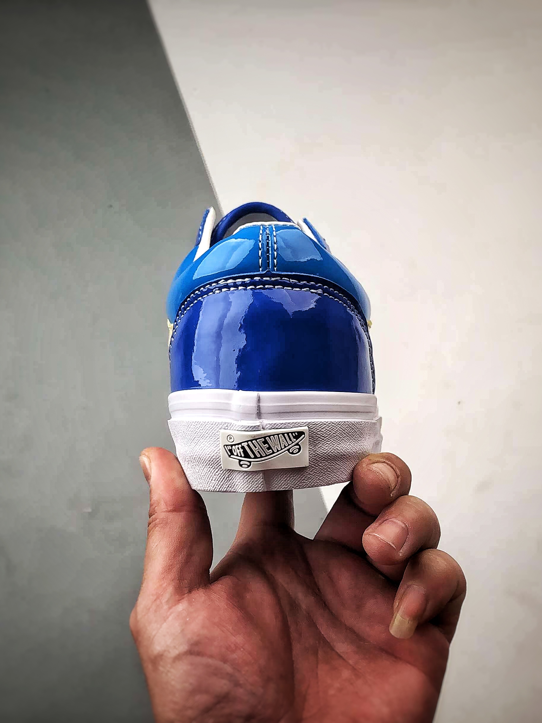 Vans Premium Old Skool 36 漆皮蓝黄 万斯 环保经典简约休闲板鞋 Vans Premium Old Skool 36 漆皮蓝黄 万斯 环保经典简约休闲板鞋