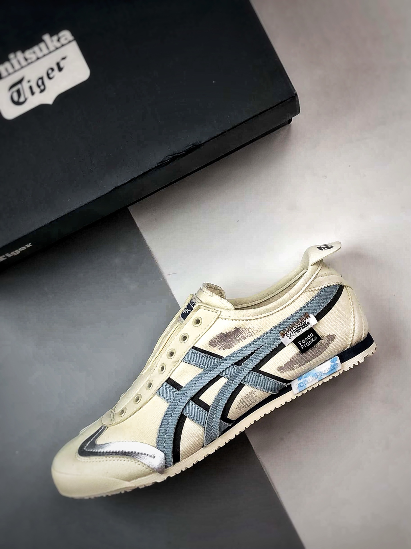 定制球鞋 Asics 鬼冢虎 Mexico 66 乘浪钓手 巡洋米黑蓝 1183A360-205 定制球鞋 Asics 鬼冢虎 Mexico 66 乘浪钓手 巡洋米黑蓝 1183A360-205